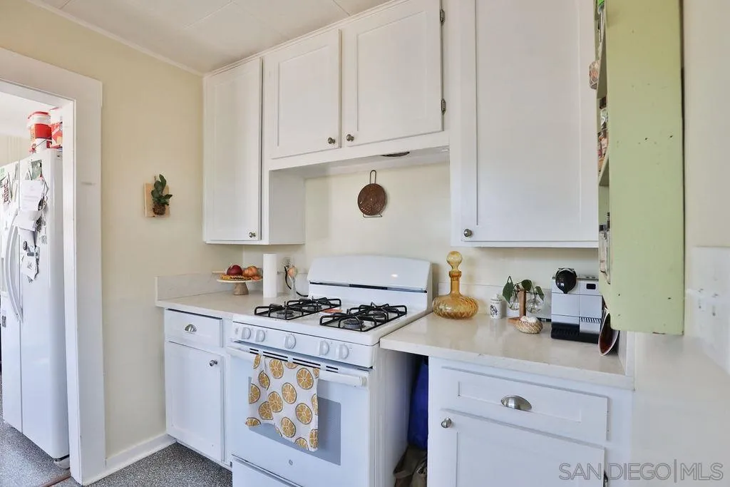 4831-35 Brighton Ave