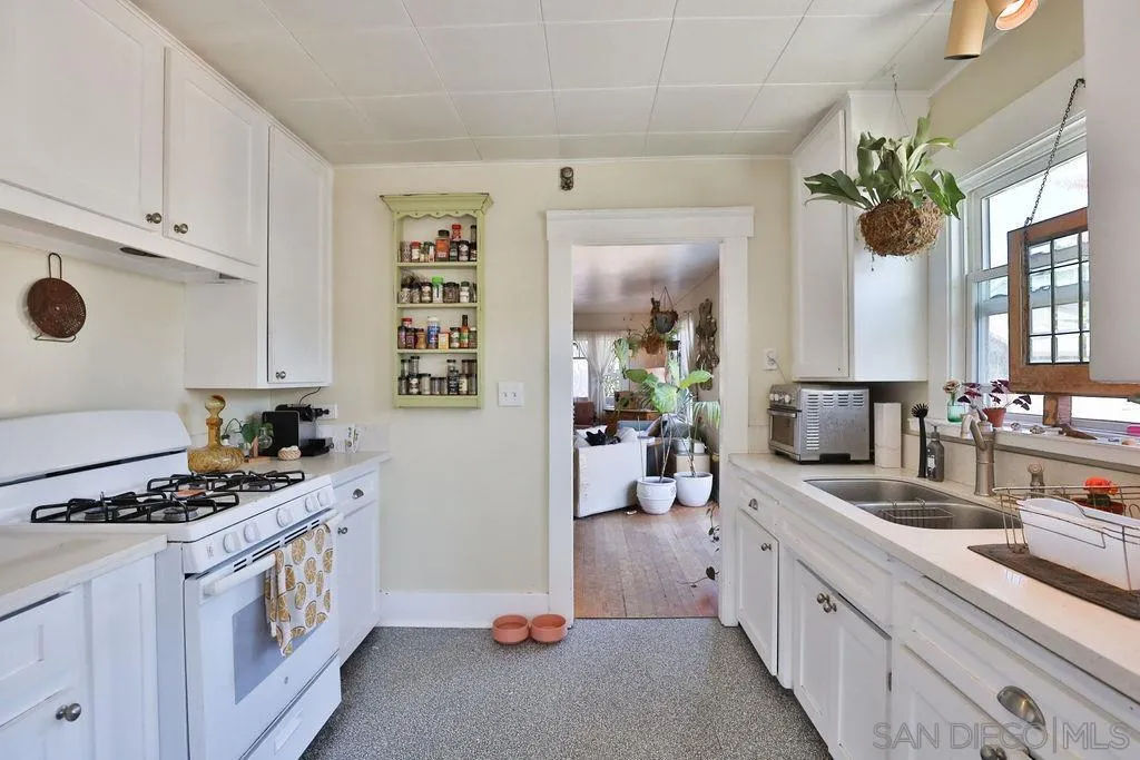 4831-35 Brighton Ave