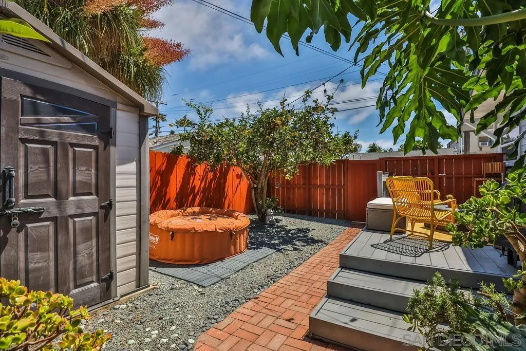 4831-35 Brighton Ave