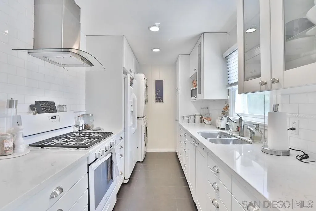 4831-35 Brighton Ave