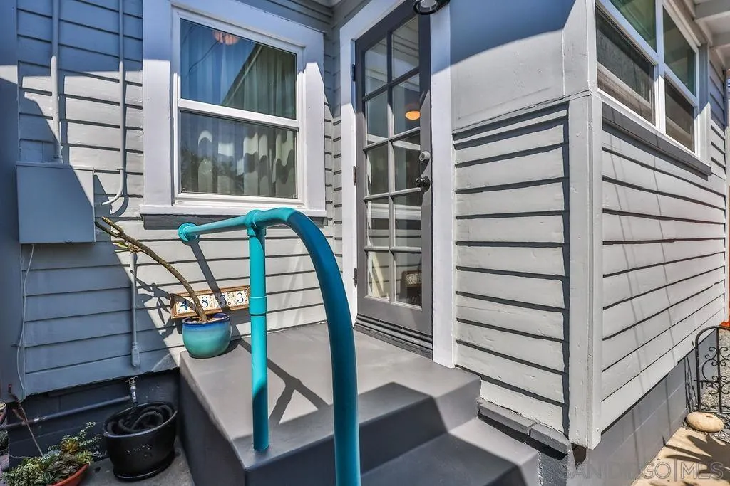 4831-35 Brighton Ave