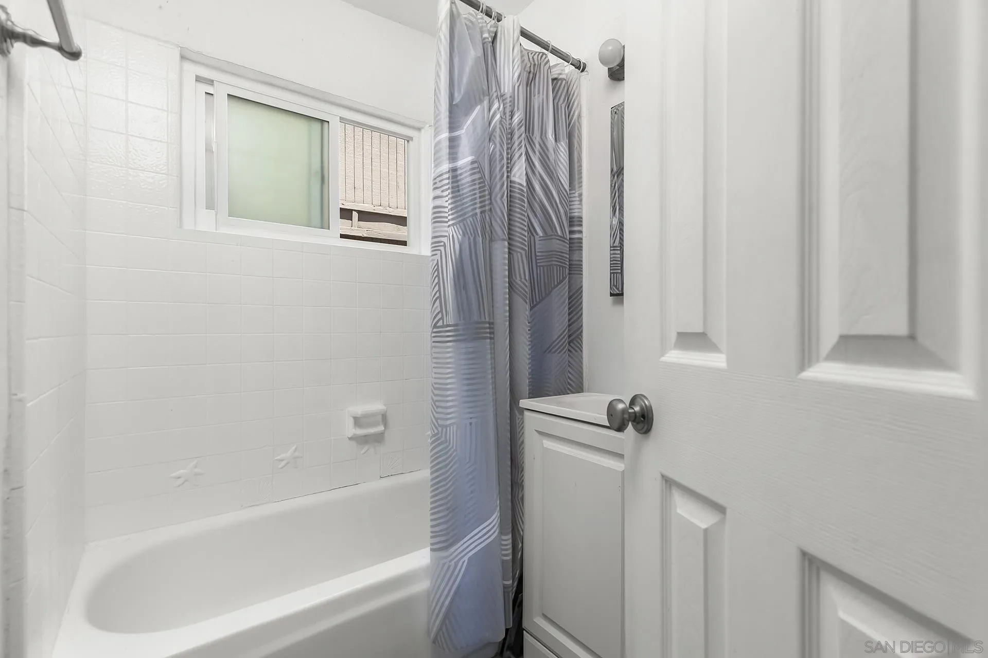 4225-4227 Whittier St