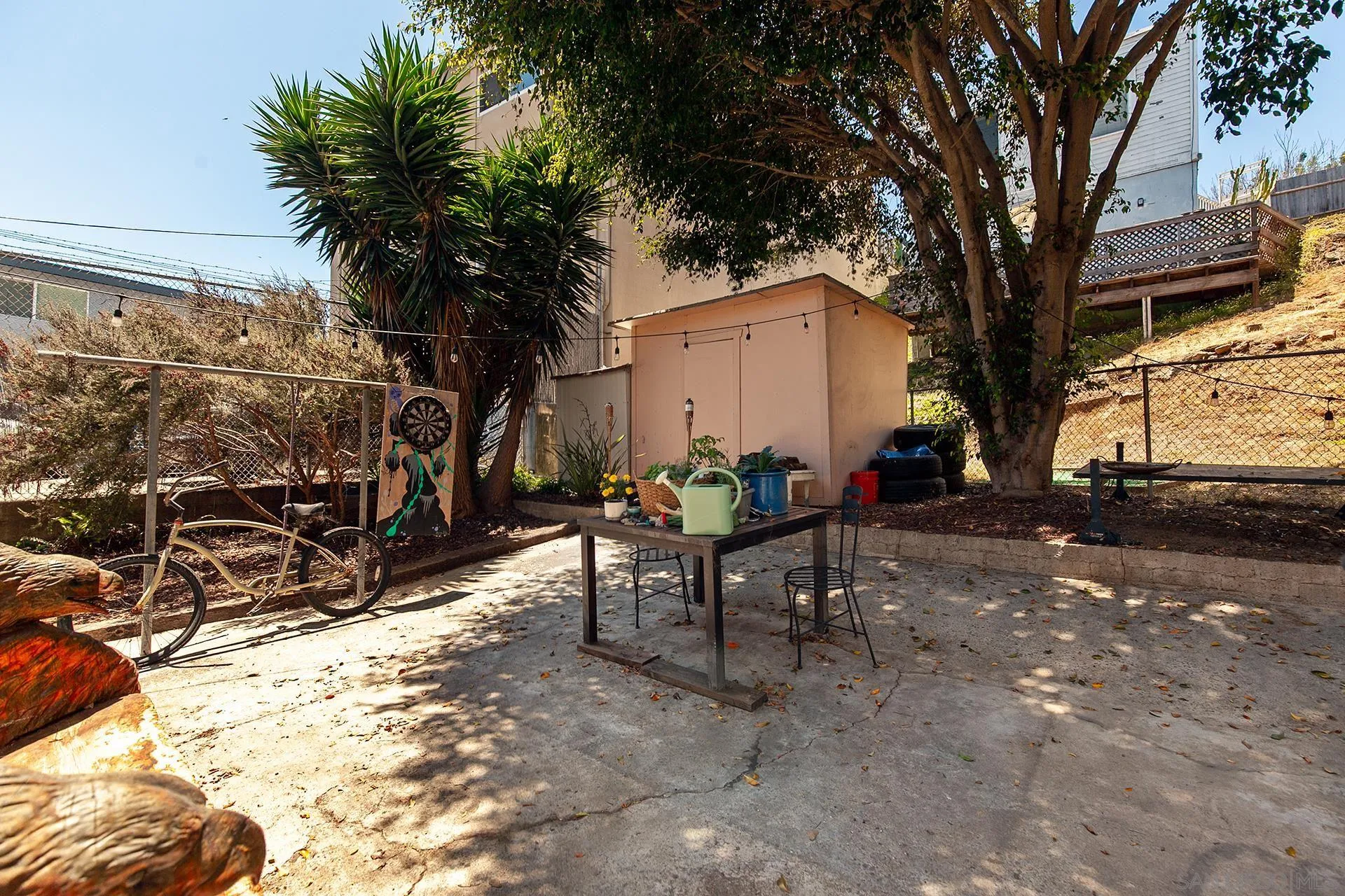 4225-4227 Whittier St