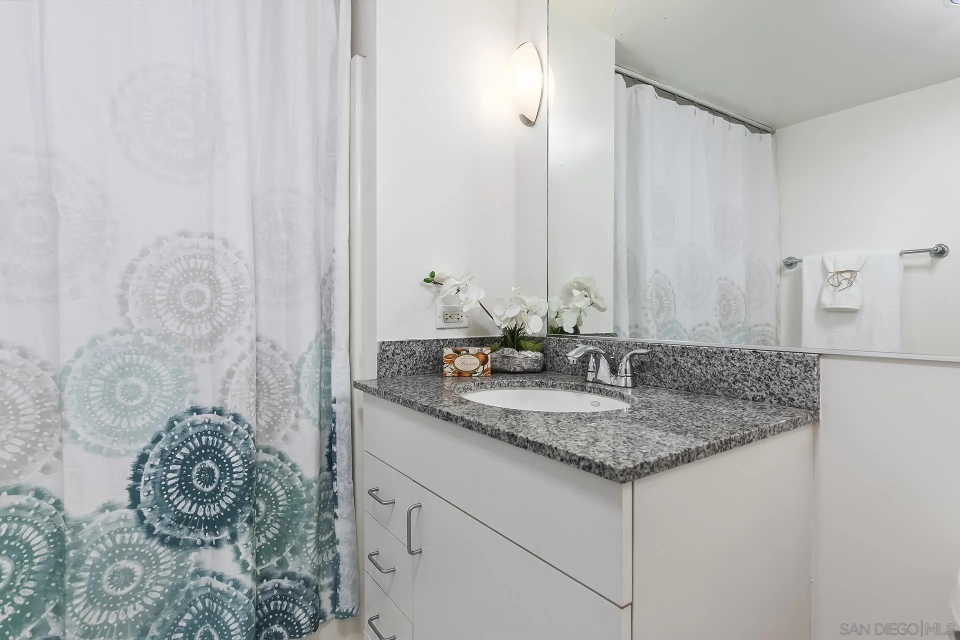 425 W Beech St Unit 327