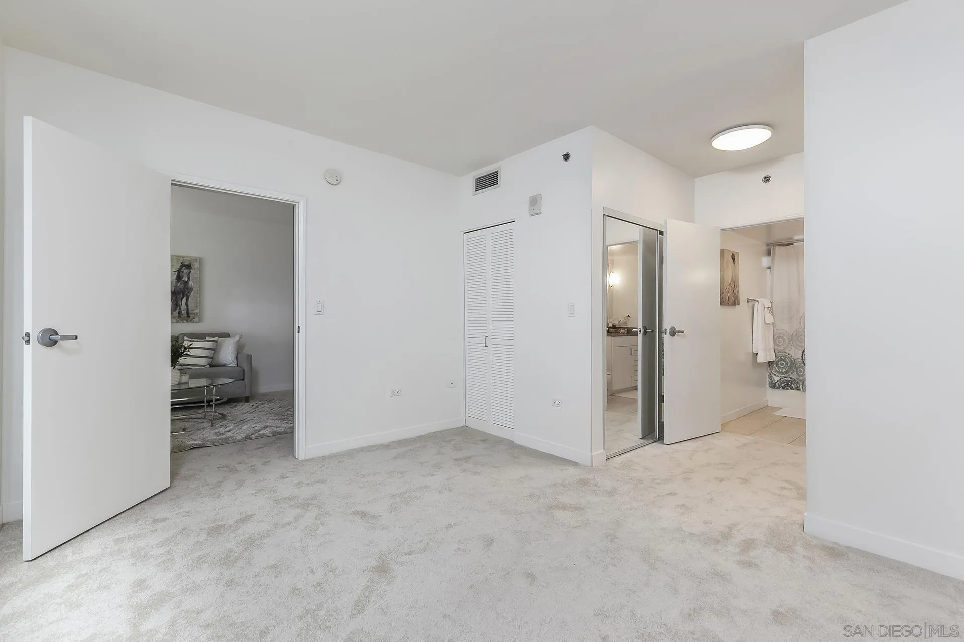 425 W Beech St Unit 327