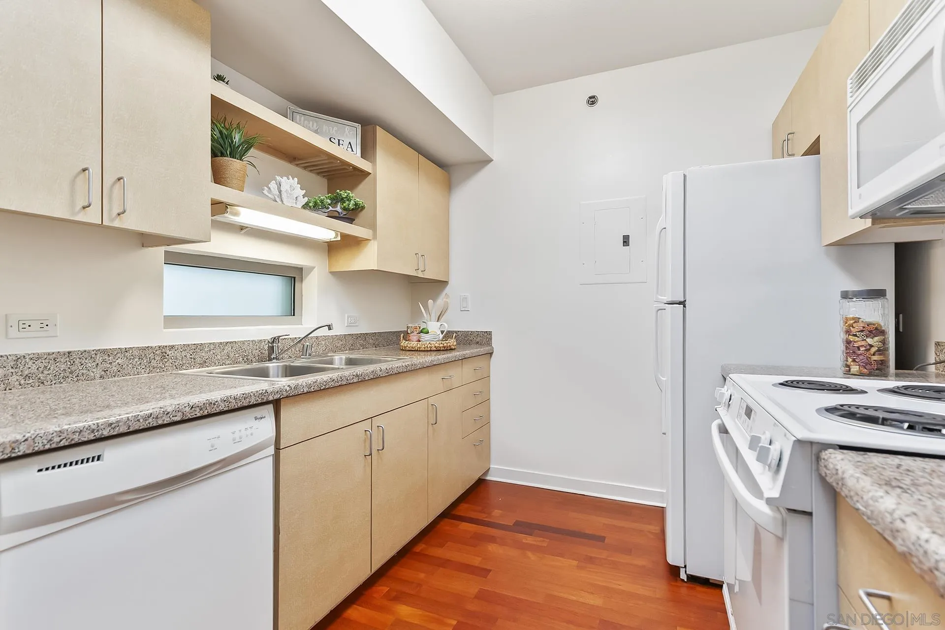 425 W Beech St Unit 327