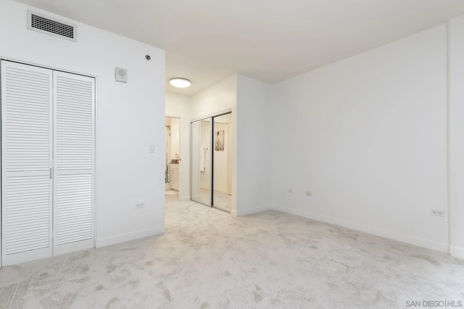 425 W Beech St Unit 327