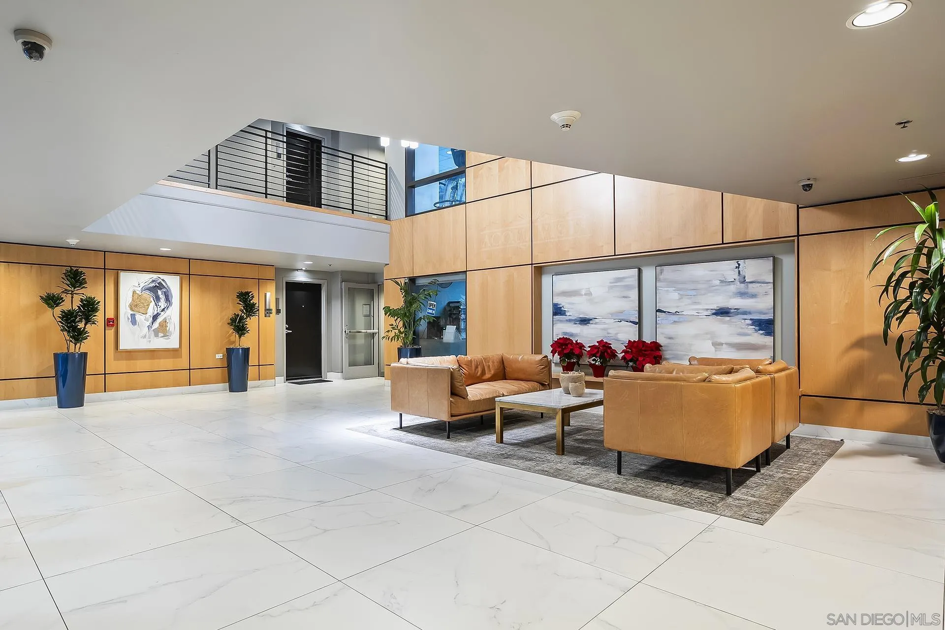 425 W Beech St Unit 327