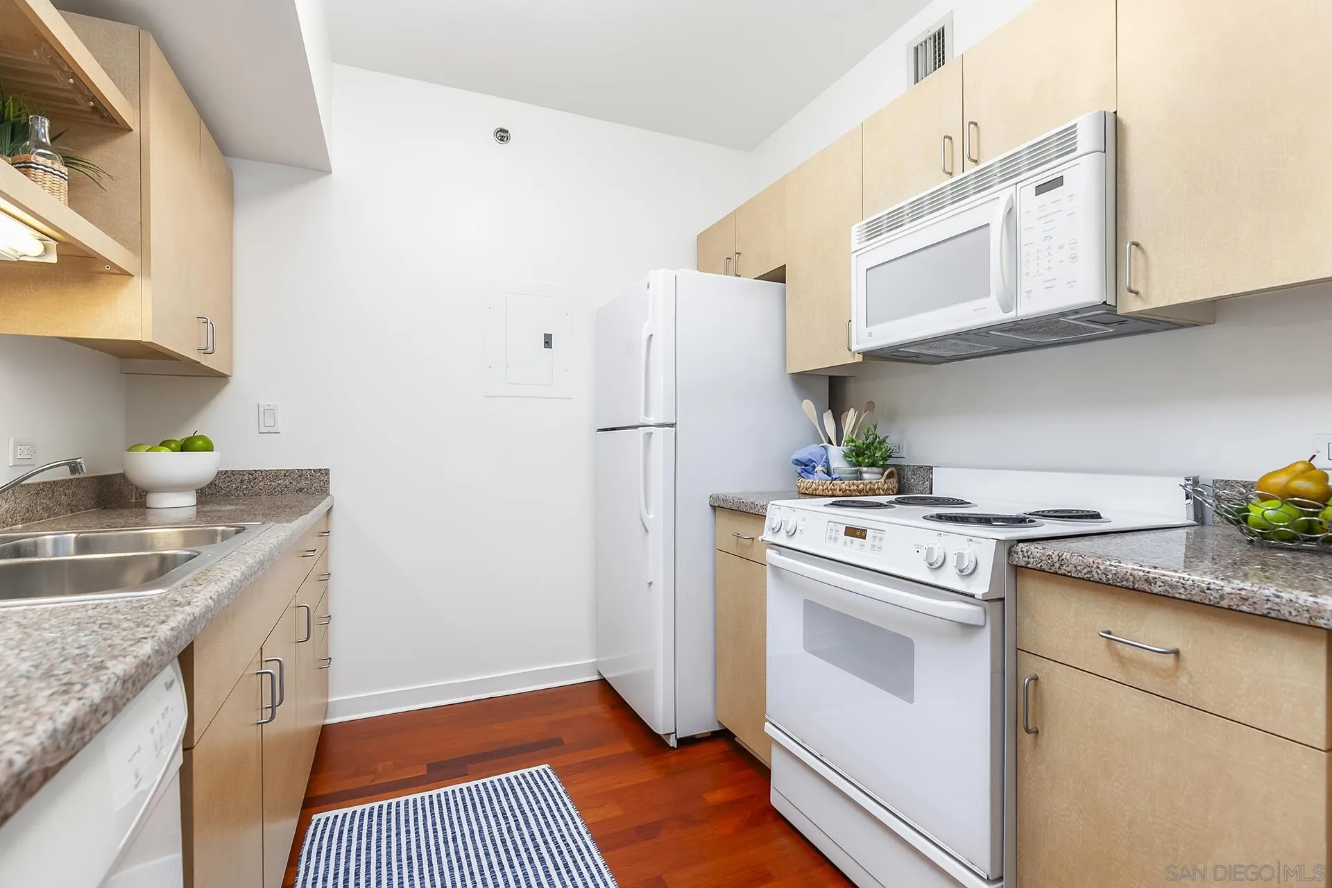 425 W Beech St Unit 327