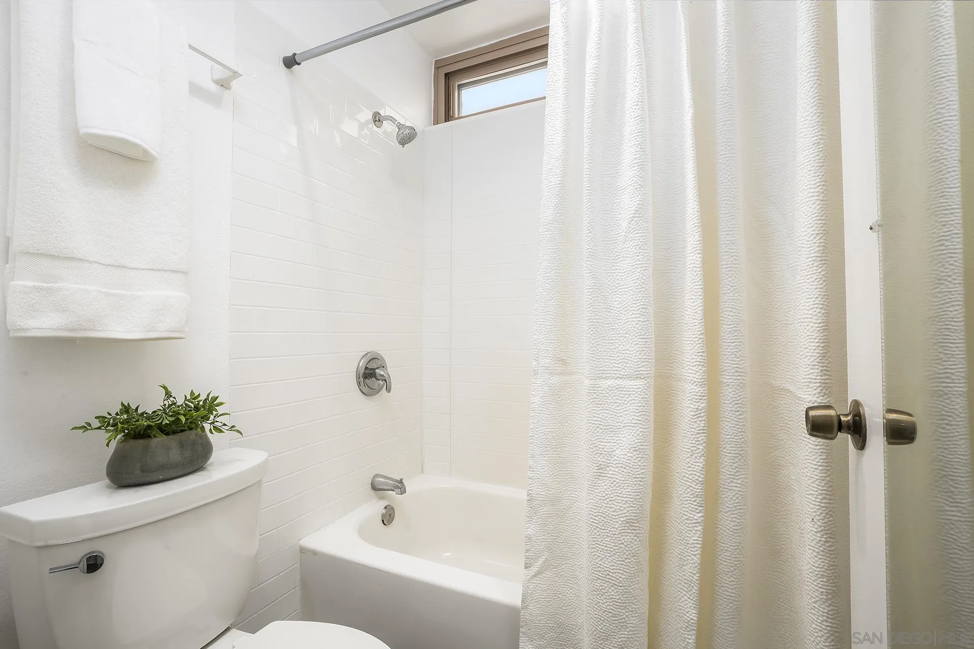 3982 Valeta Unit 273