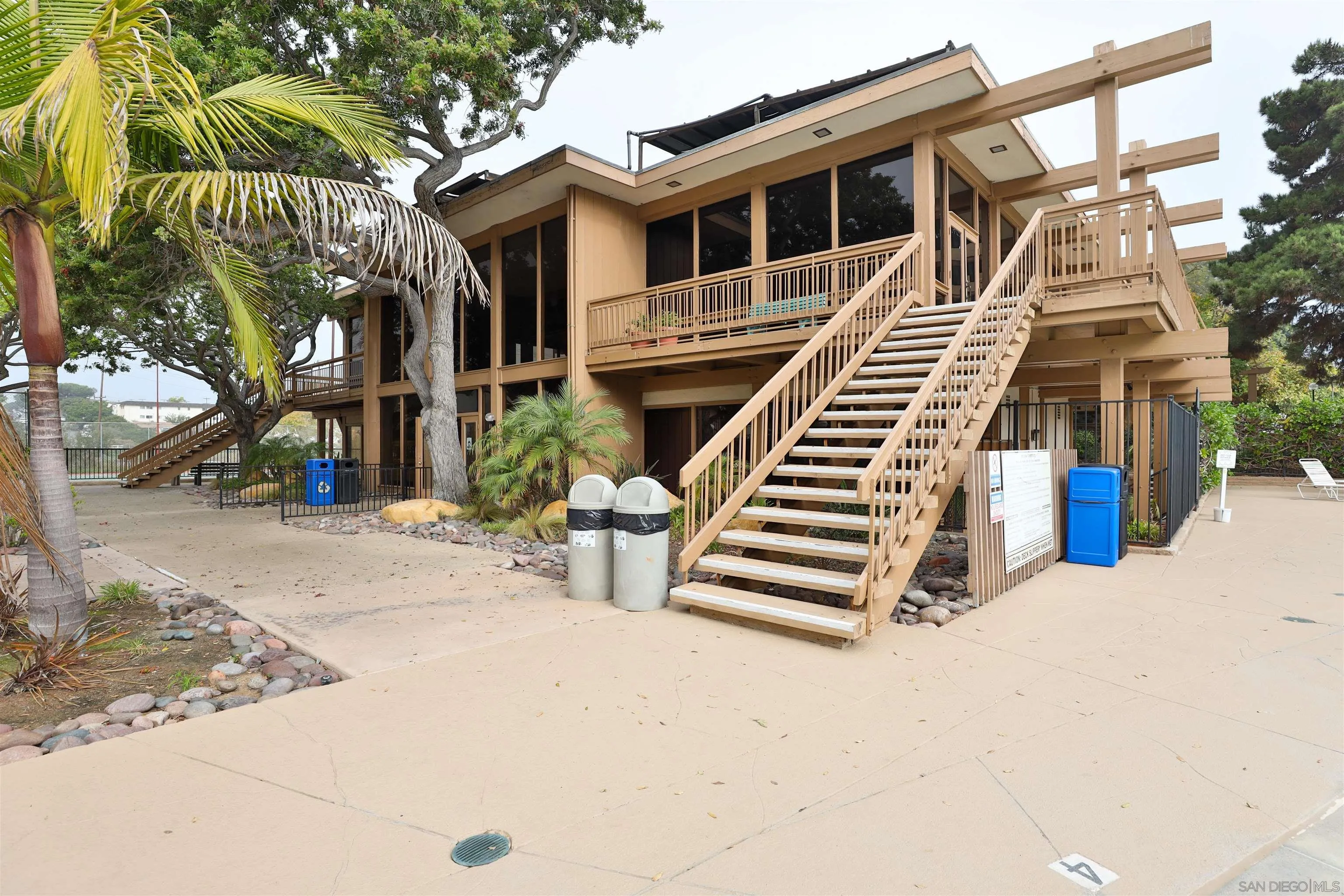 3982 Valeta Unit 273