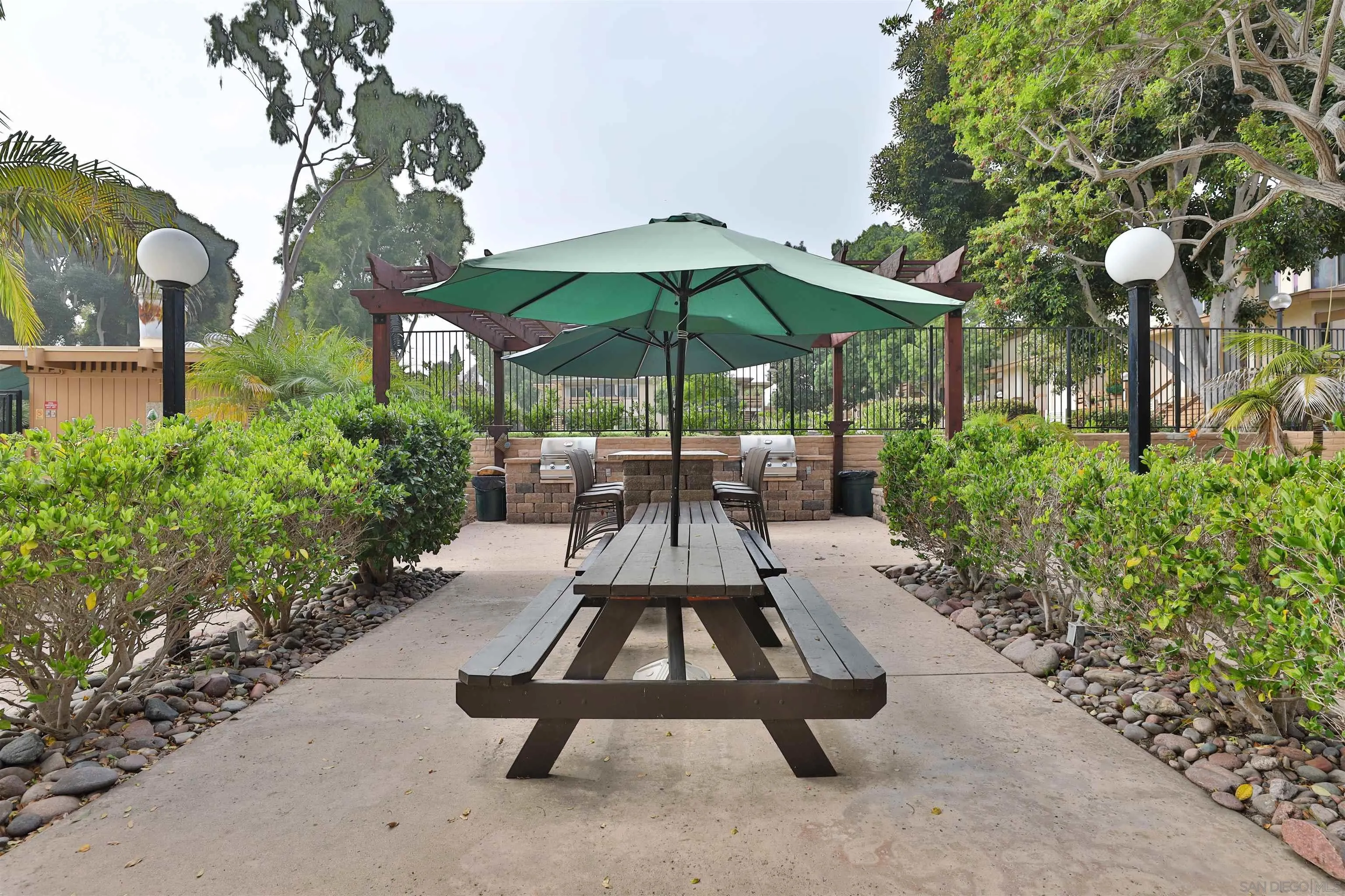 3982 Valeta Unit 273