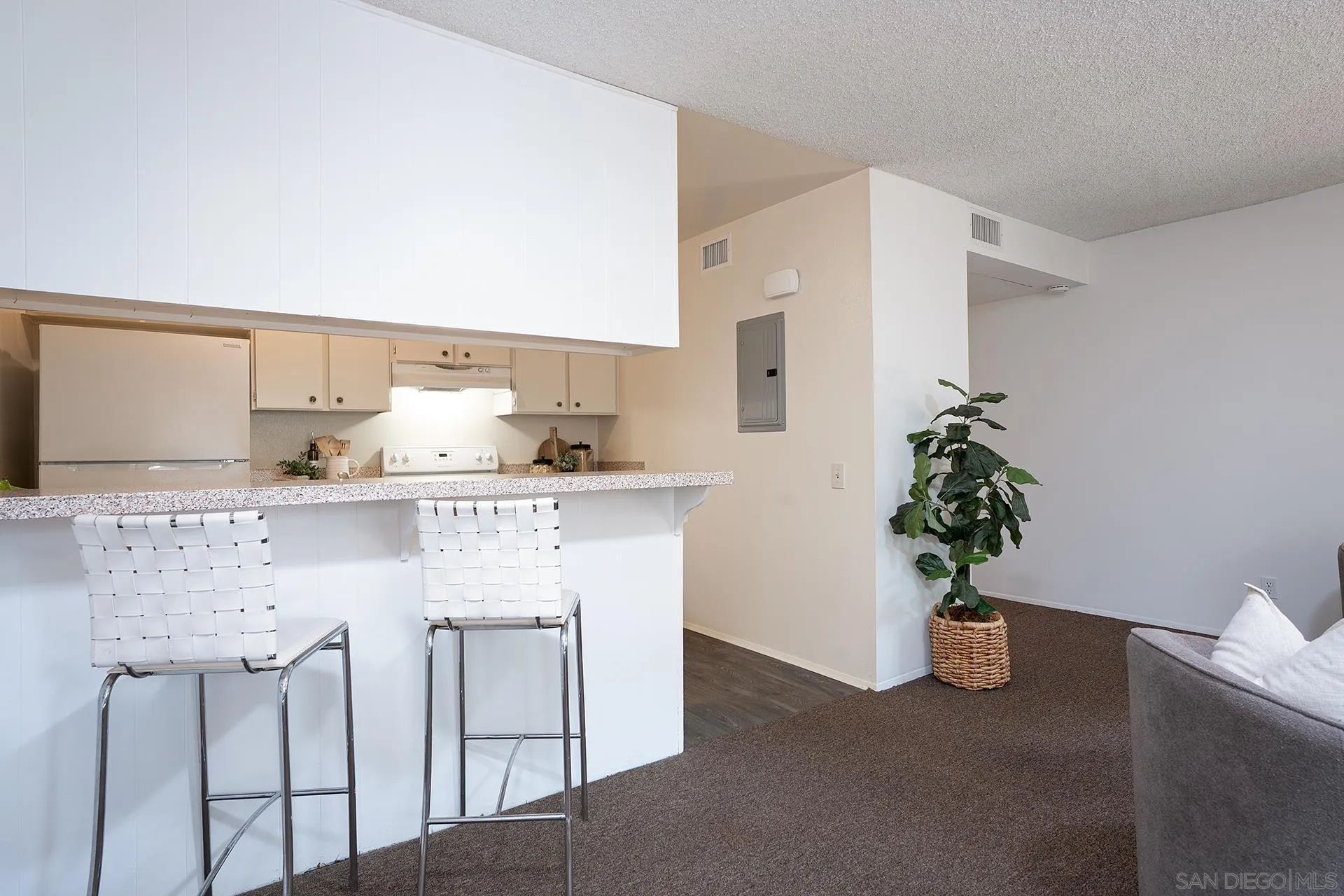 3982 Valeta Unit 273