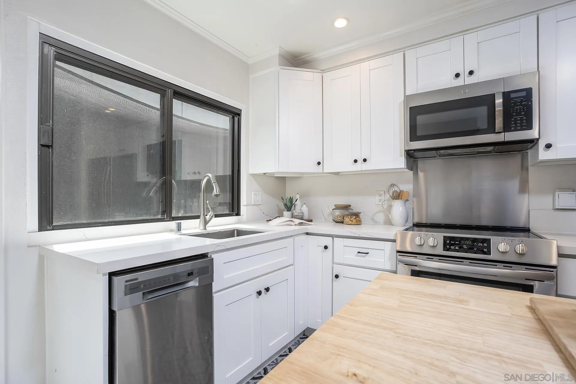 2232 Caminito Pajarito Unit 112