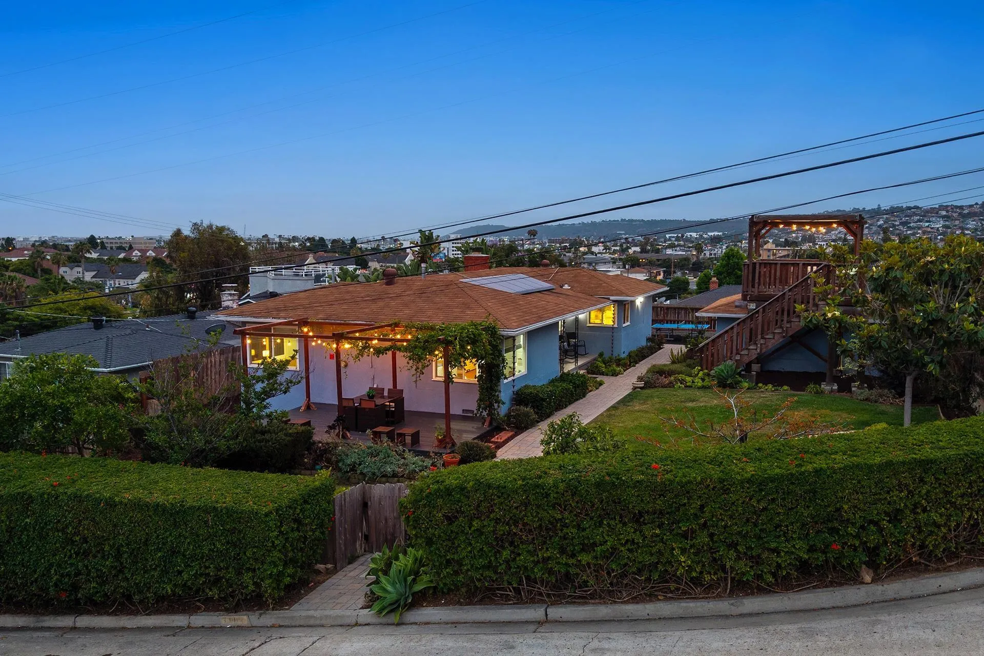 3115 Russell