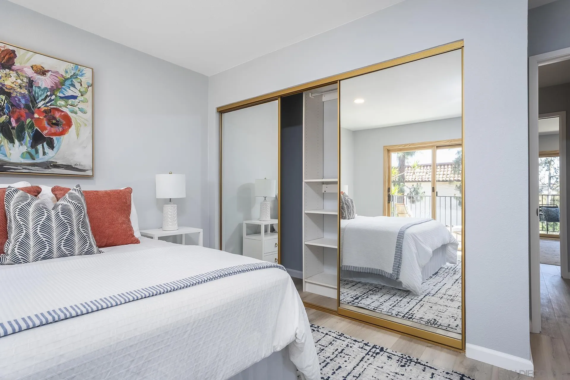4242 Loma Riviera