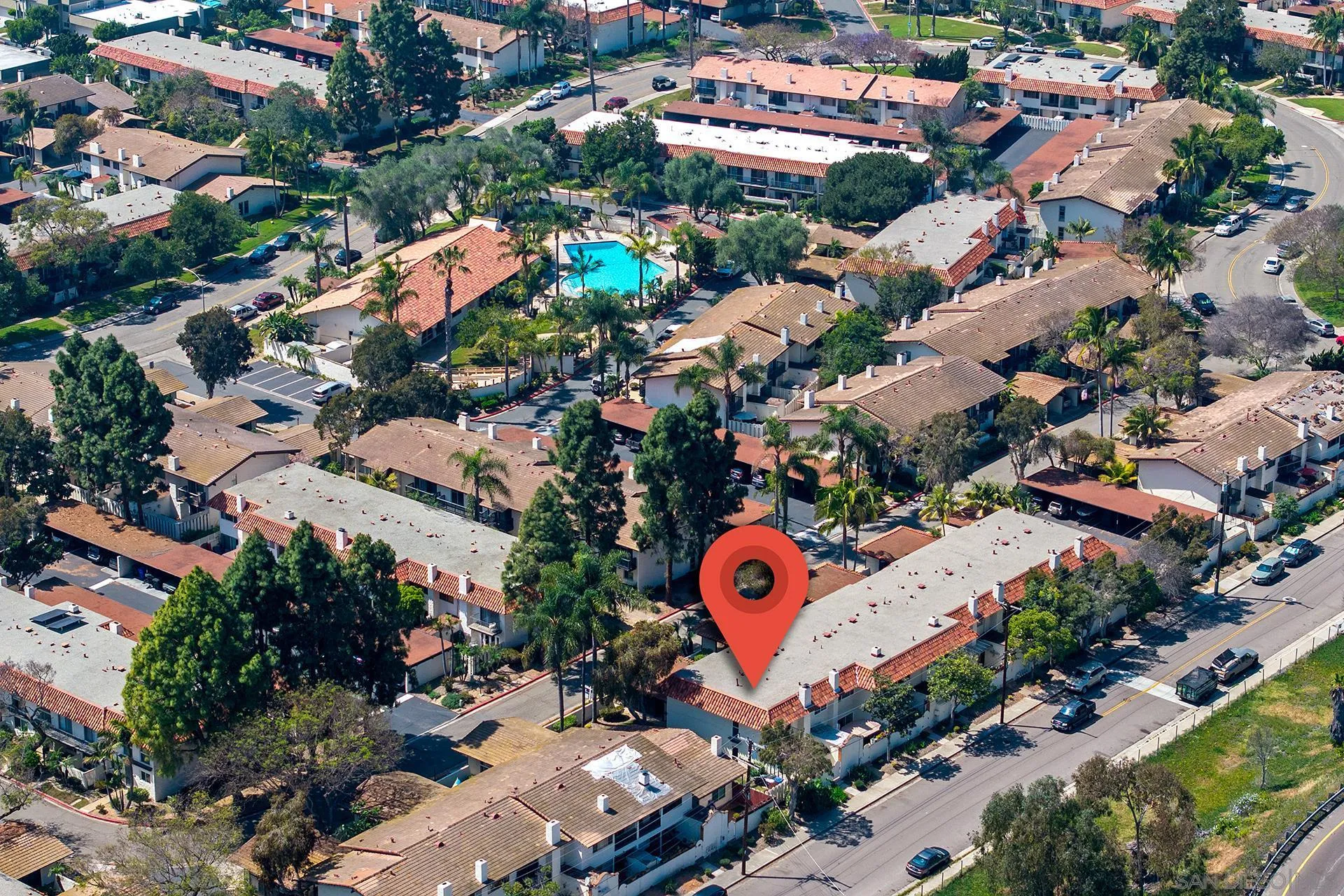 4242 Loma Riviera