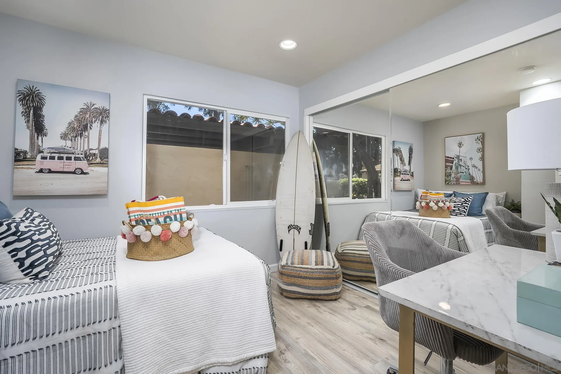 4242 Loma Riviera