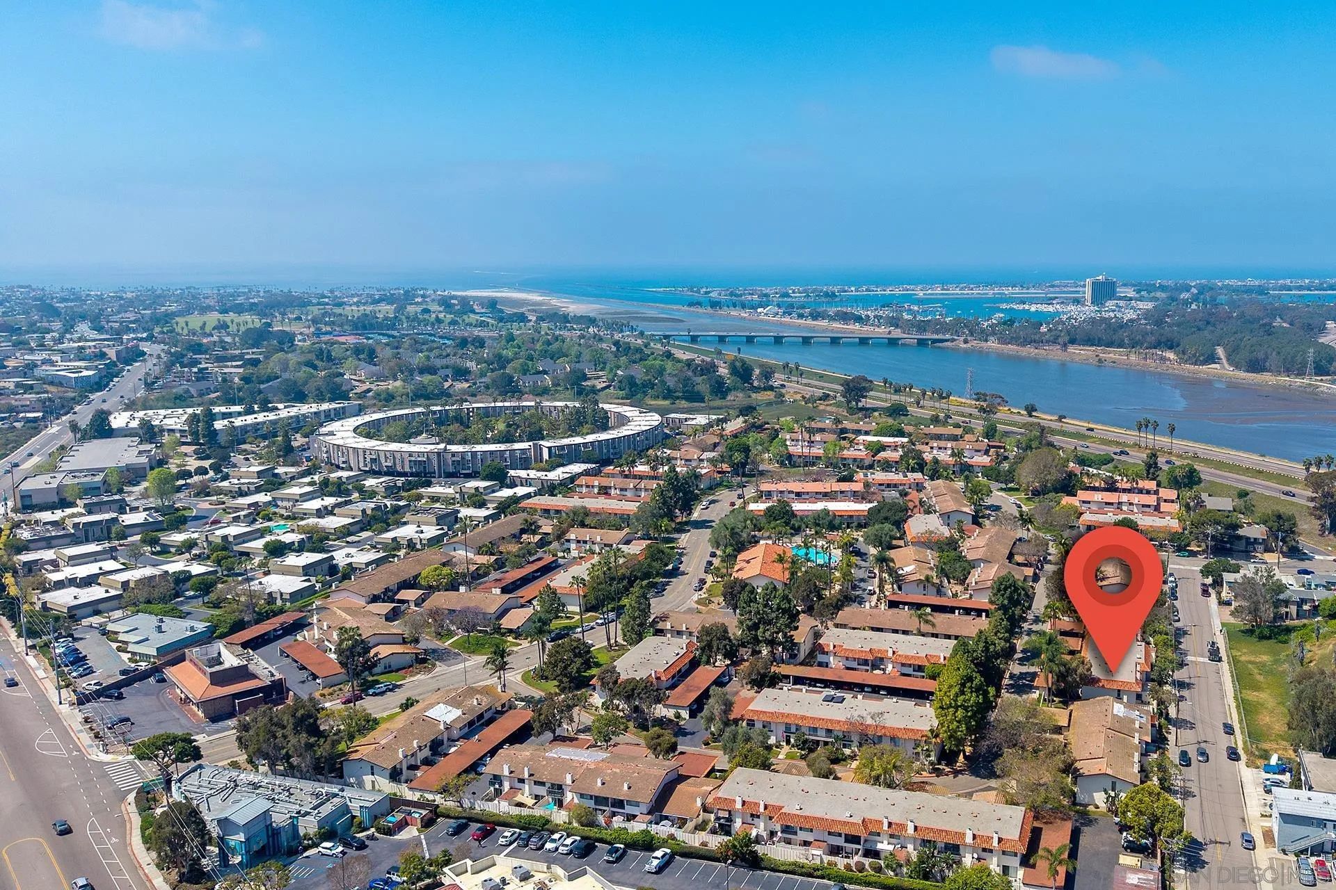 4242 Loma Riviera