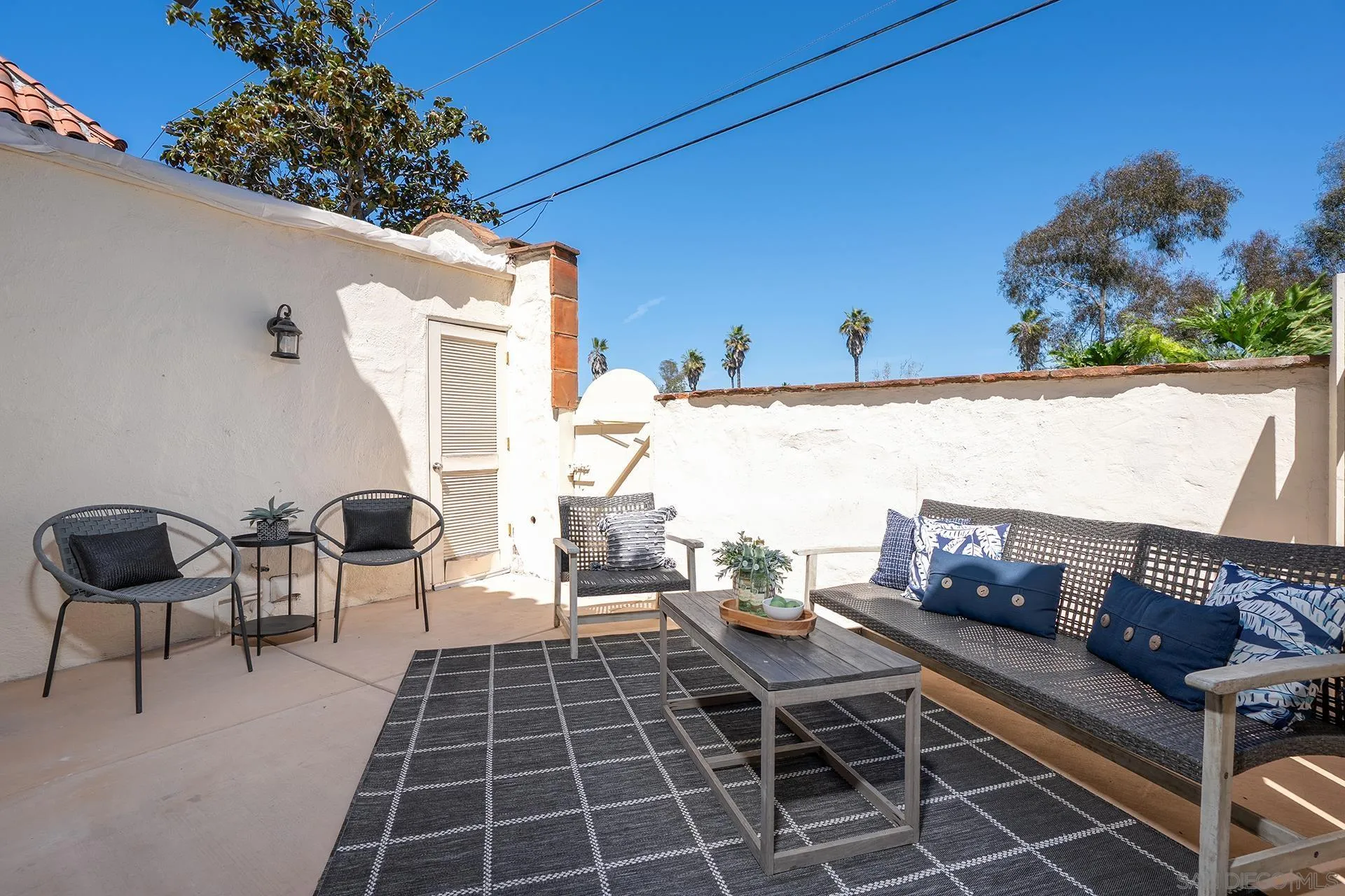 4242 Loma Riviera