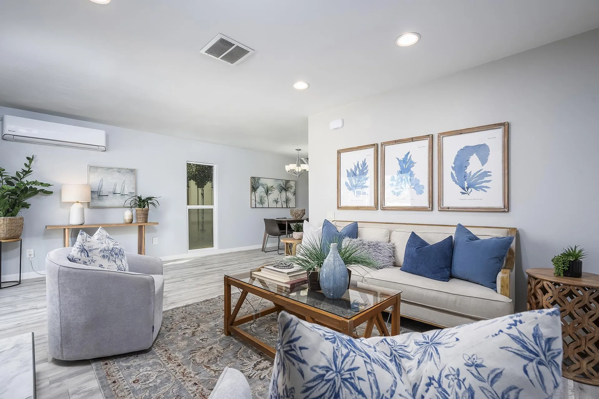 4242 Loma Riviera