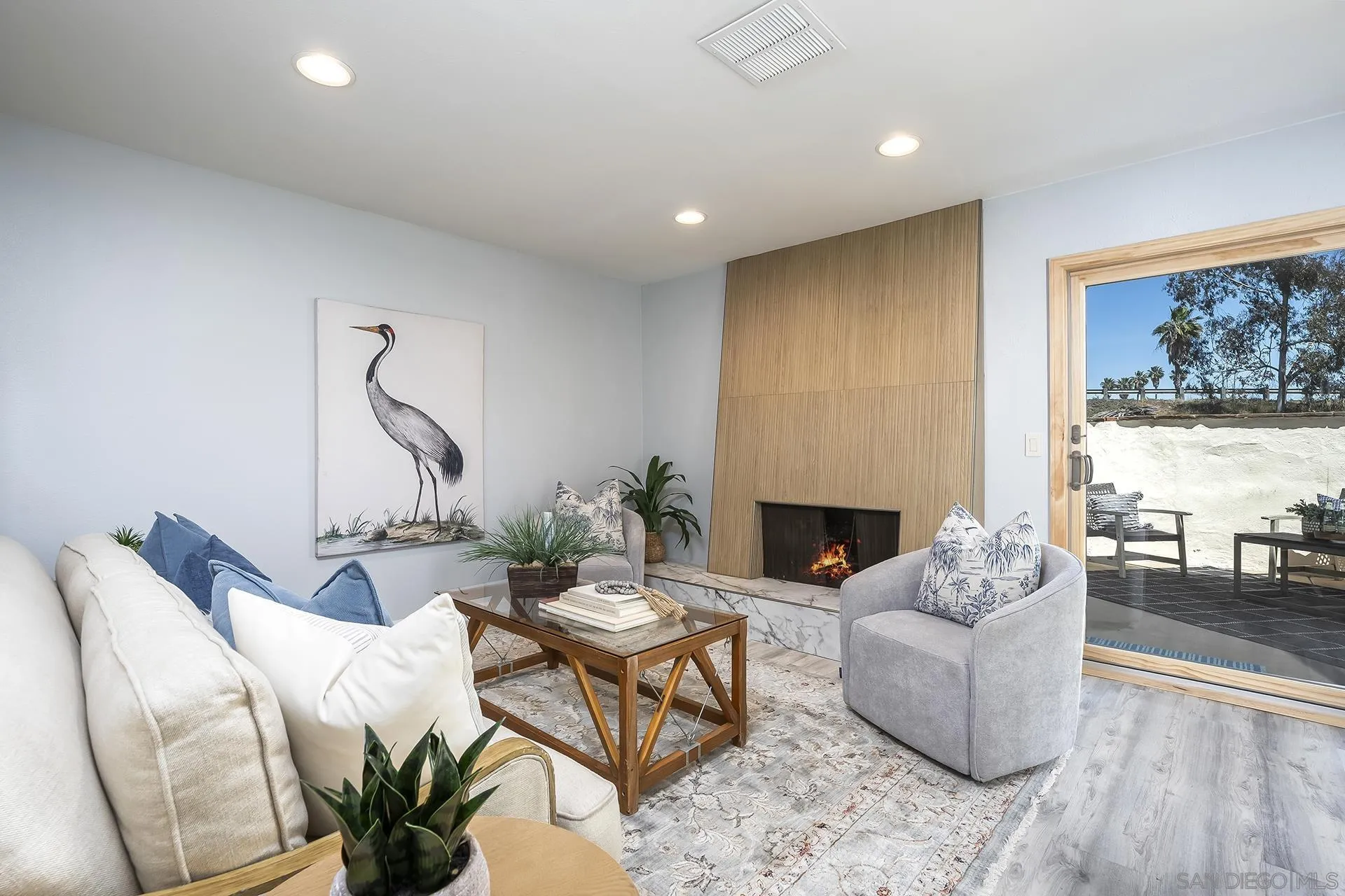 4242 Loma Riviera
