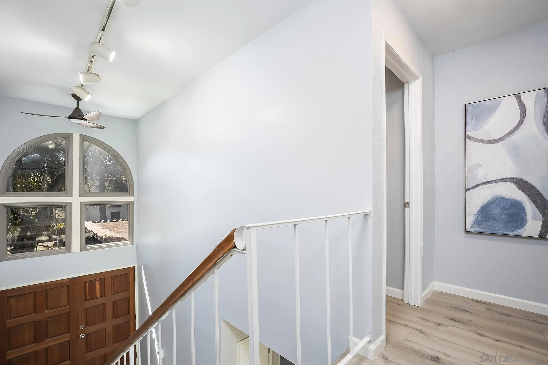 4242 Loma Riviera