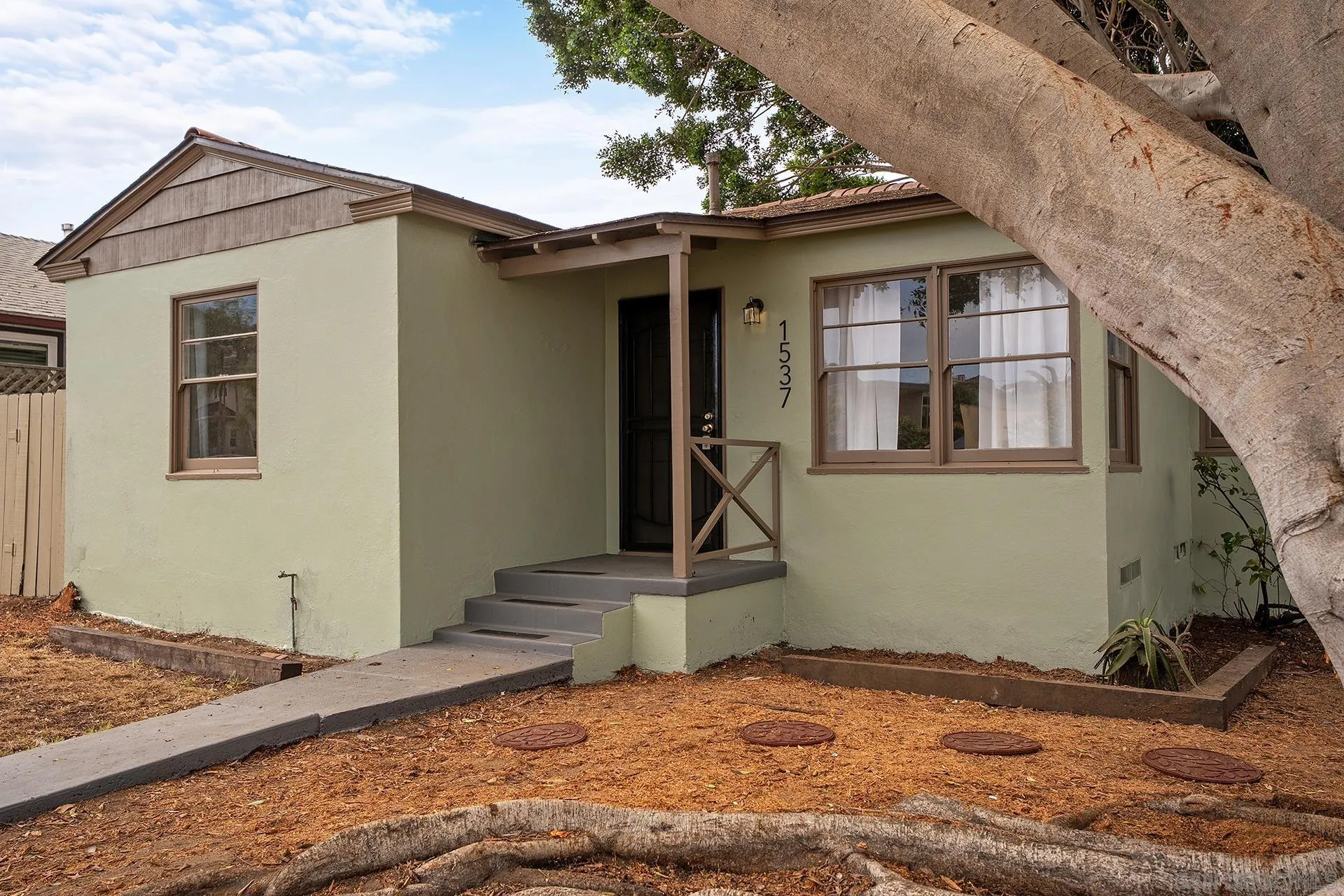1537 Sunset Cliffs