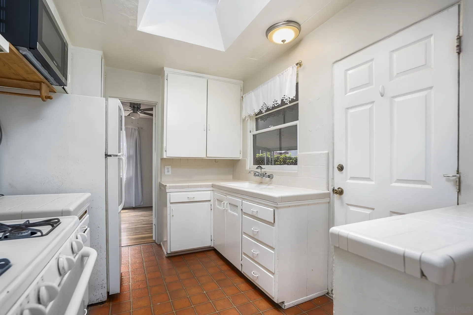 1537 Sunset Cliffs