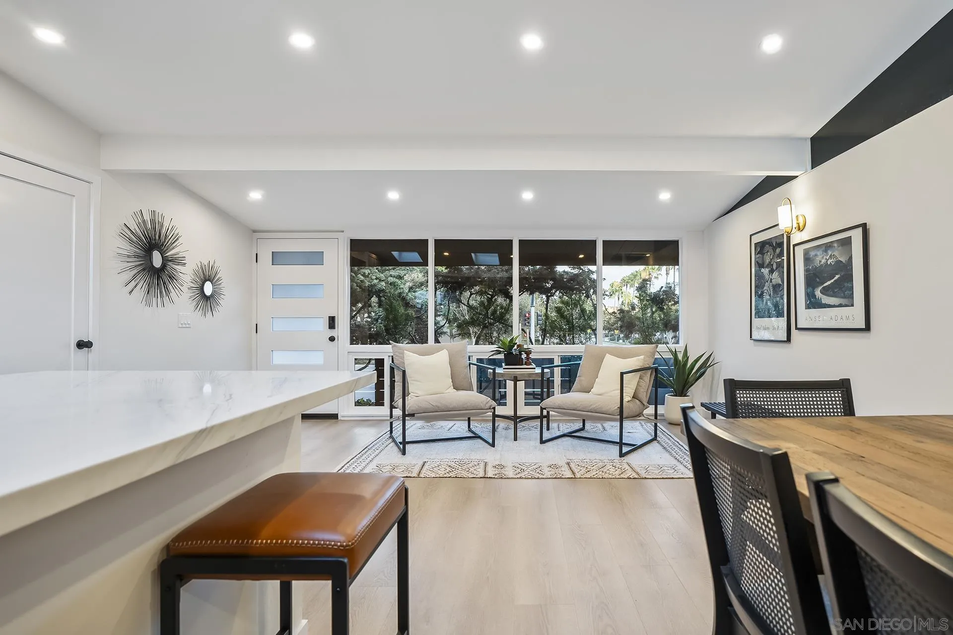 2204 Rosecrans