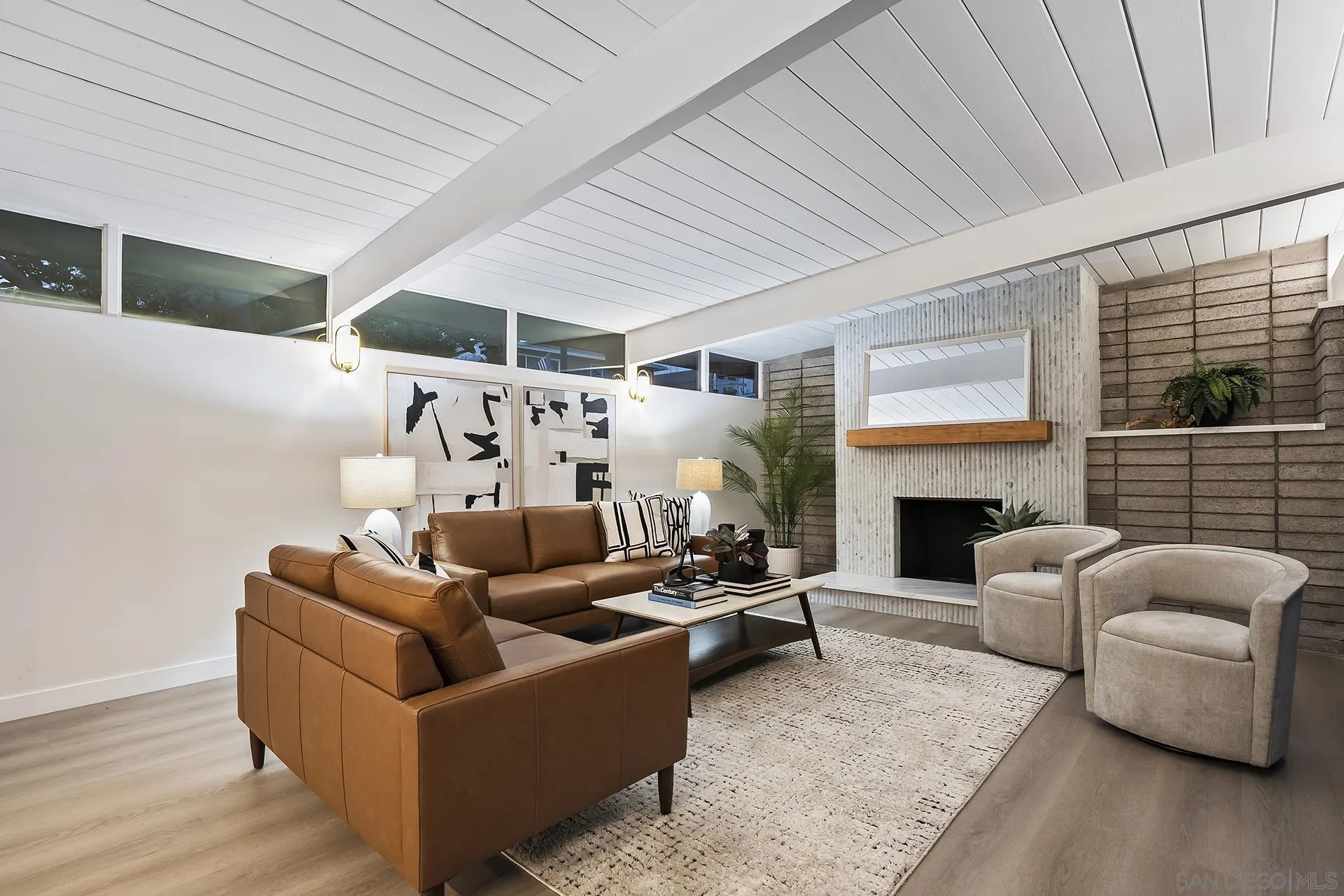 2204 Rosecrans