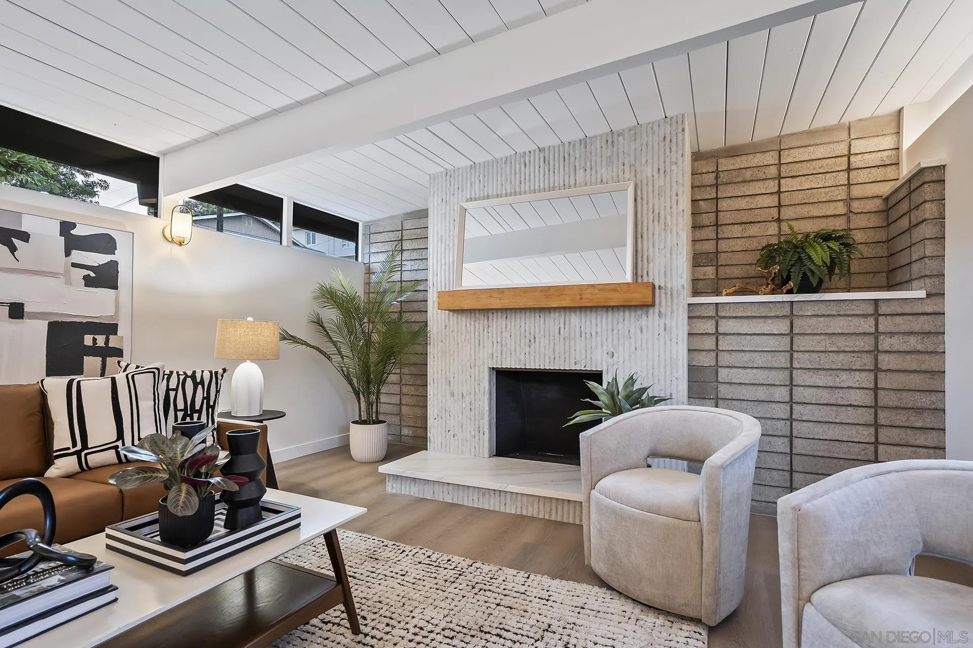 2204 Rosecrans