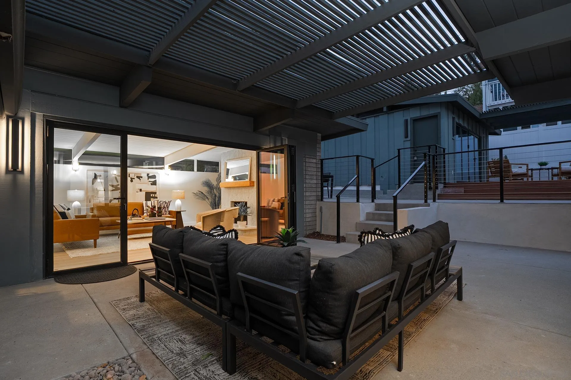 2204 Rosecrans