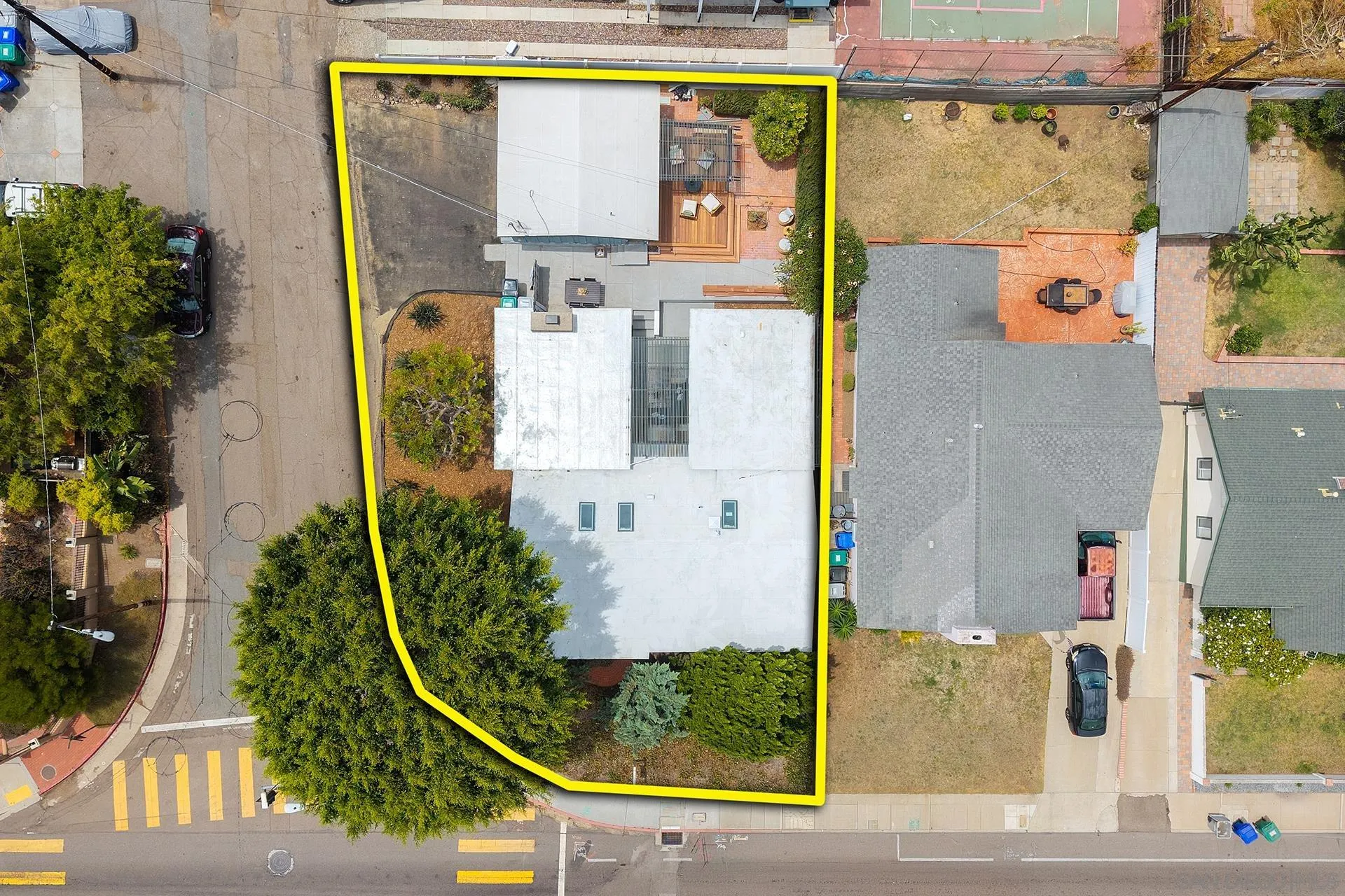 2204 Rosecrans