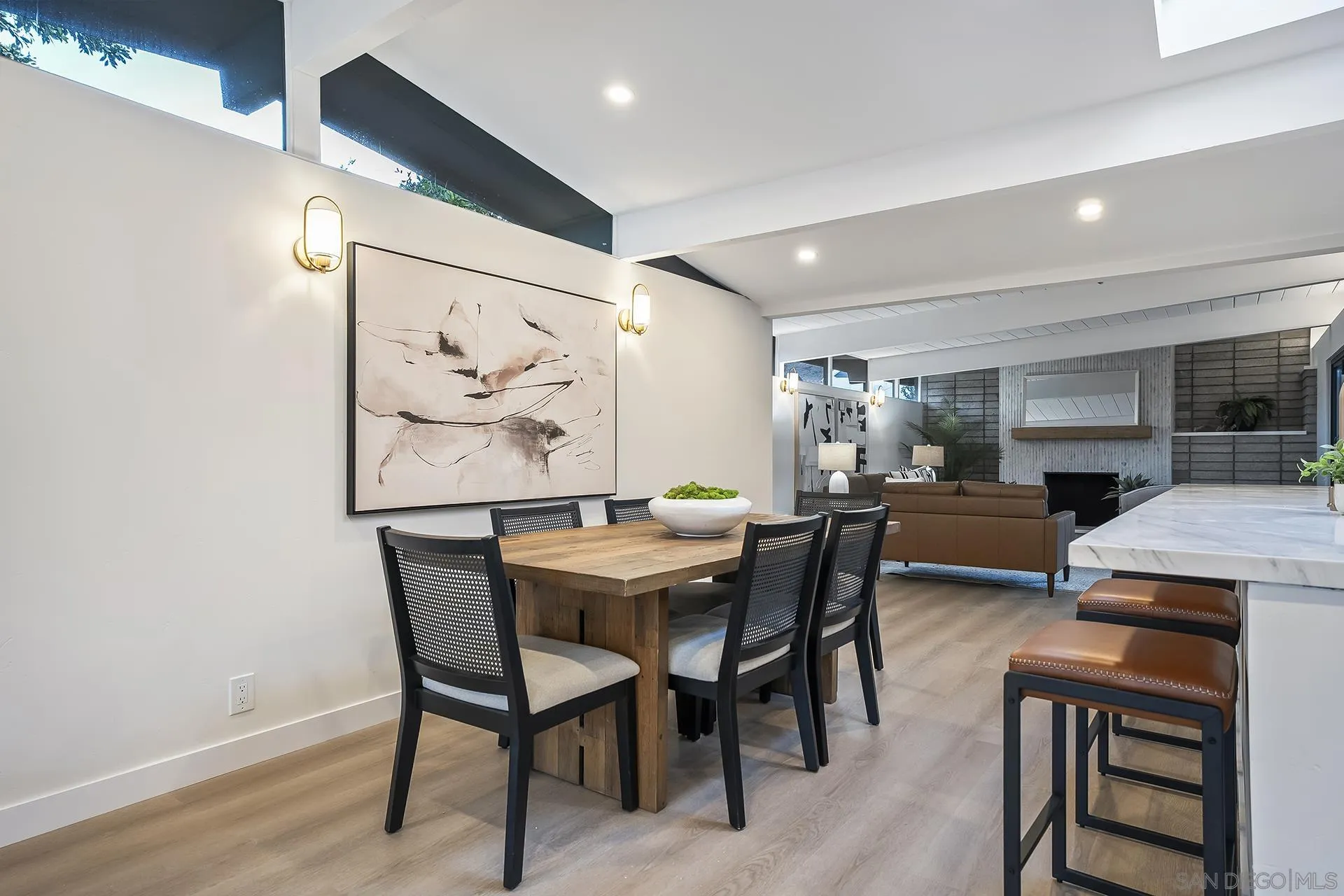 2204 Rosecrans