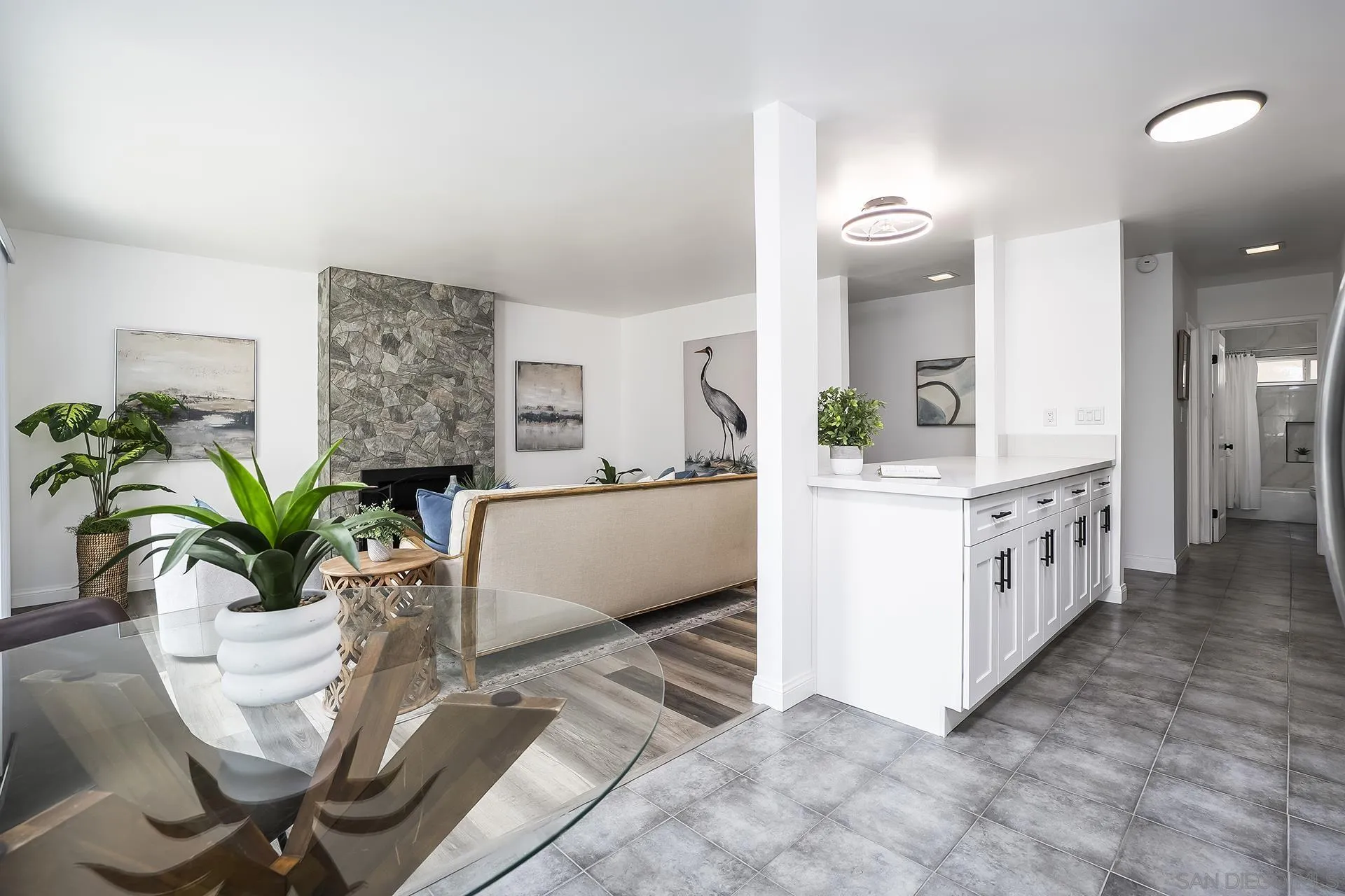 2388 Grand