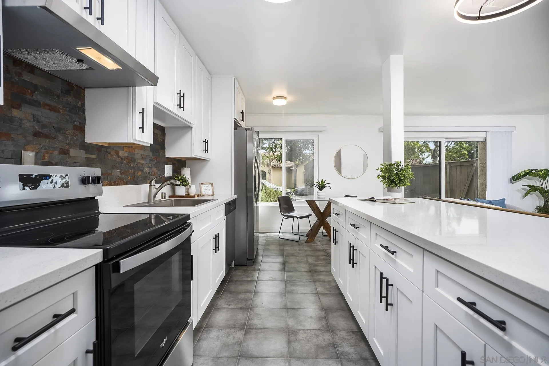 2388 Grand