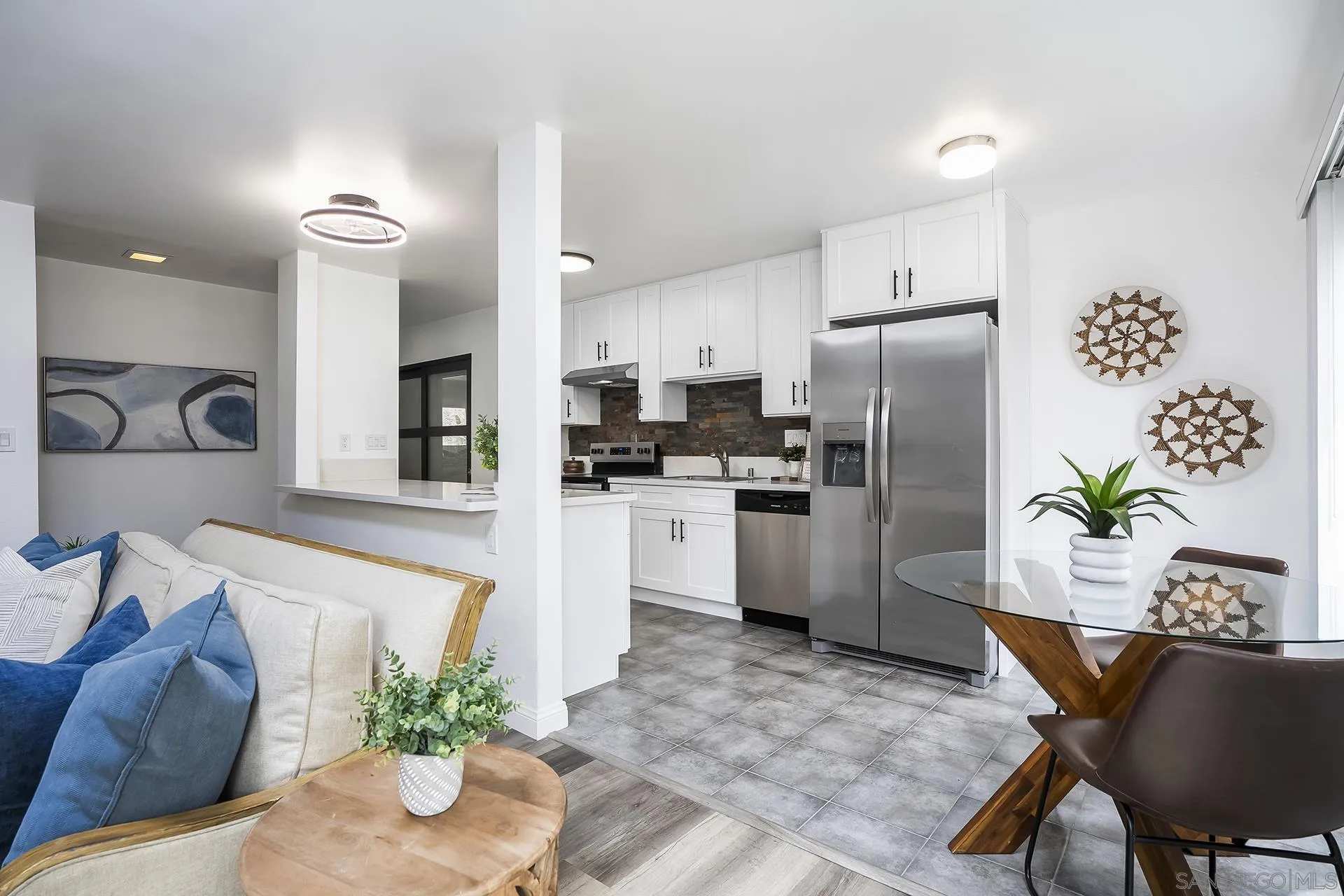 2388 Grand