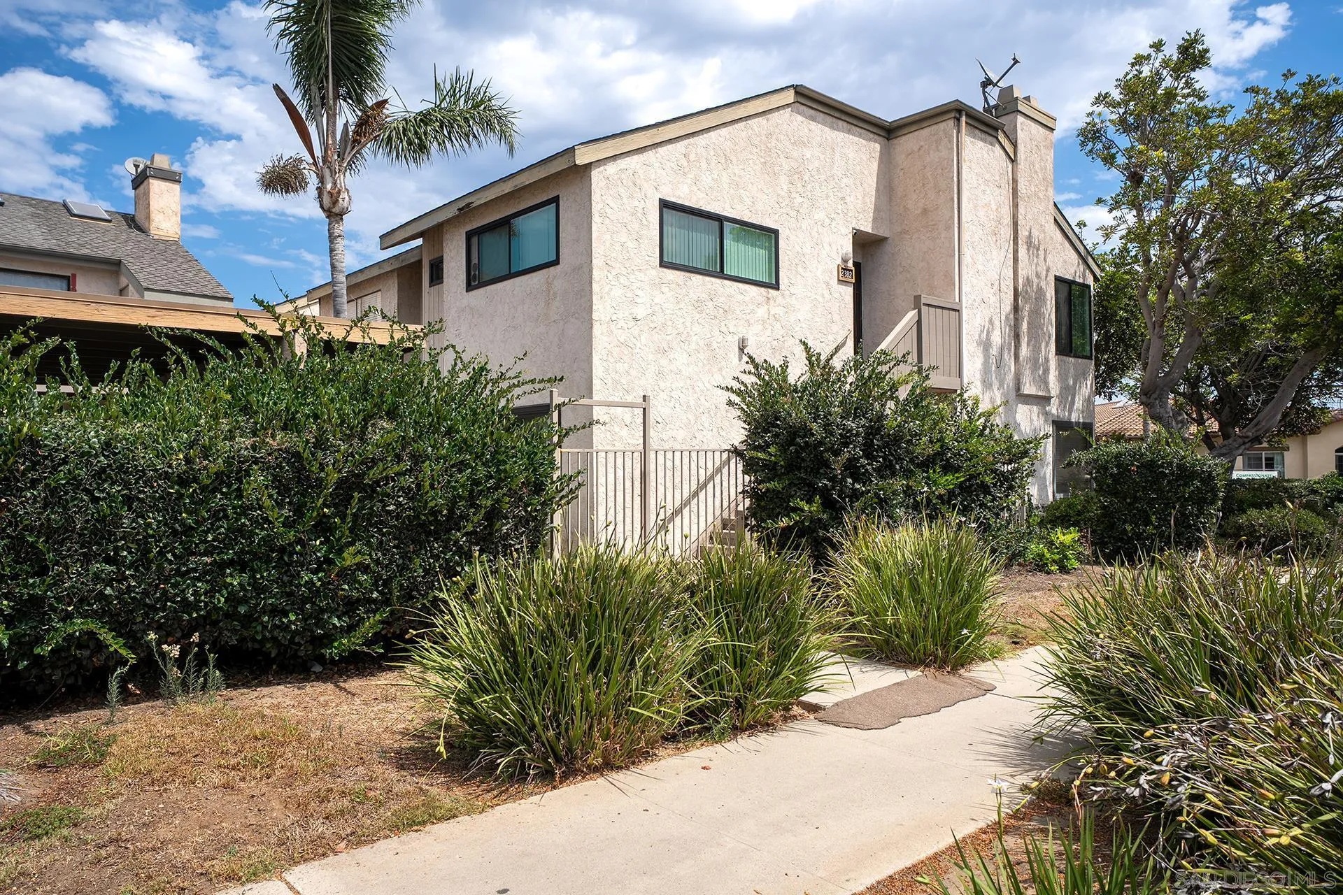 2388 Grand