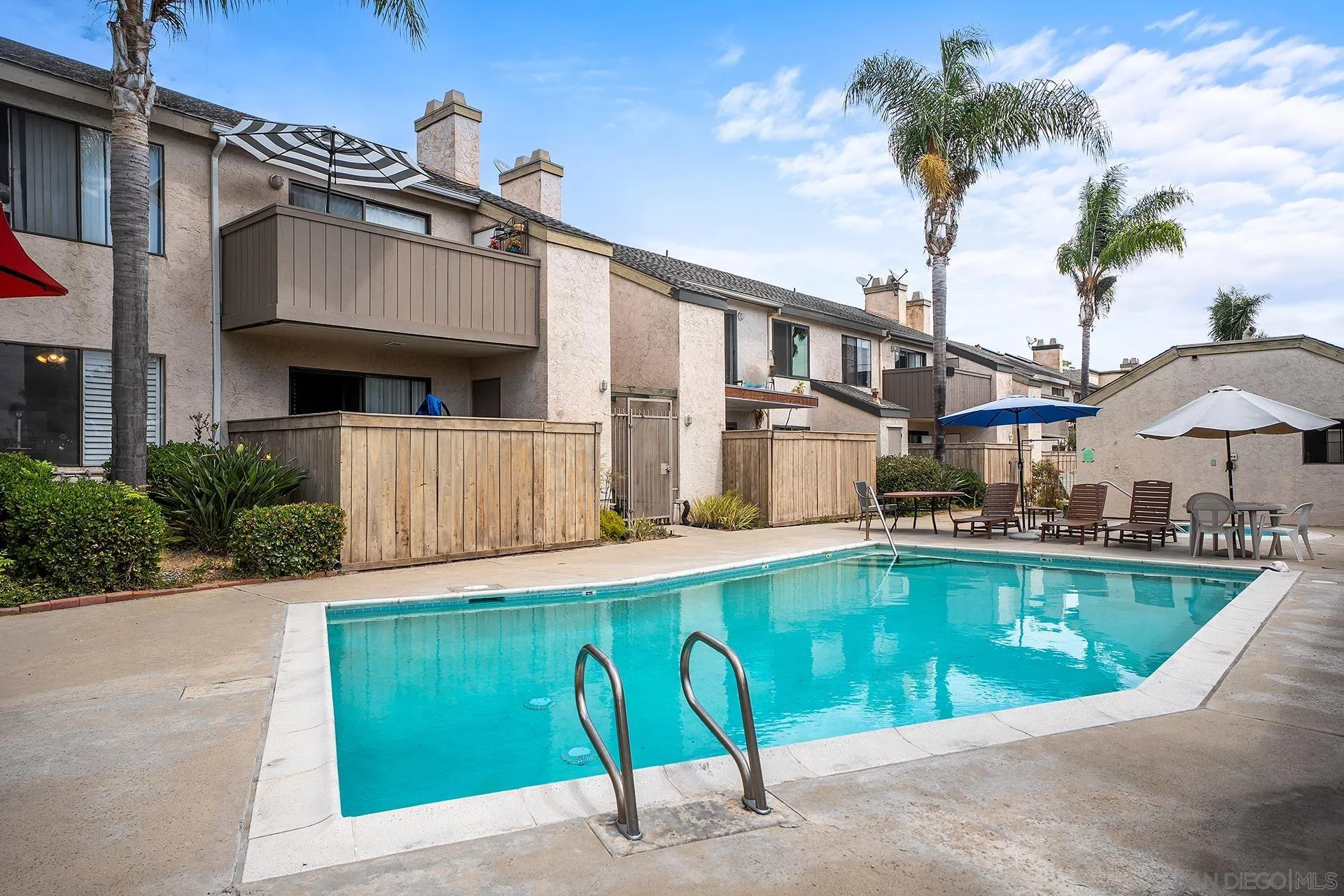 2388 Grand