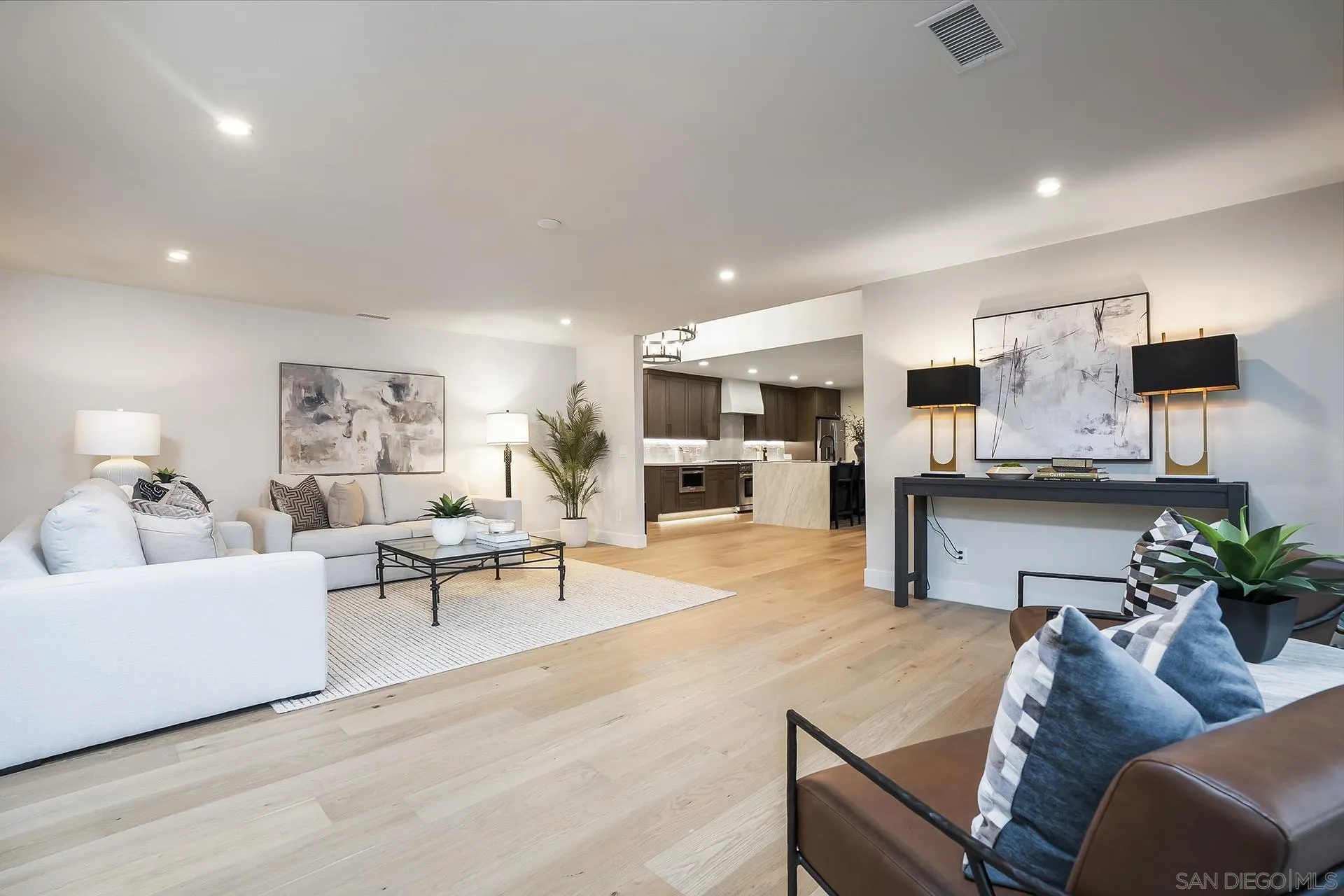 350 San Elijo