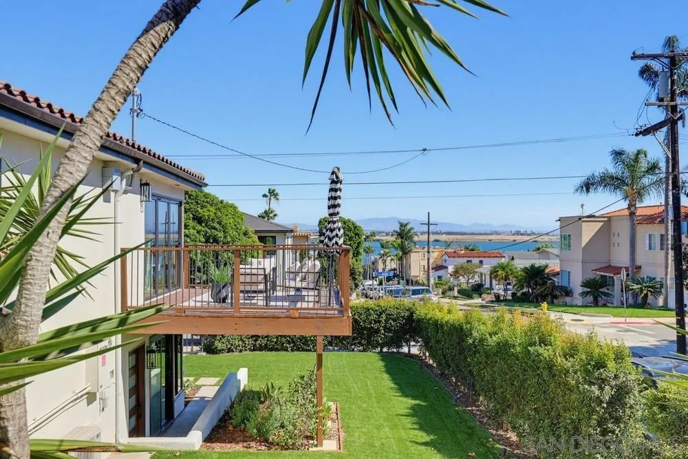 350 San Elijo
