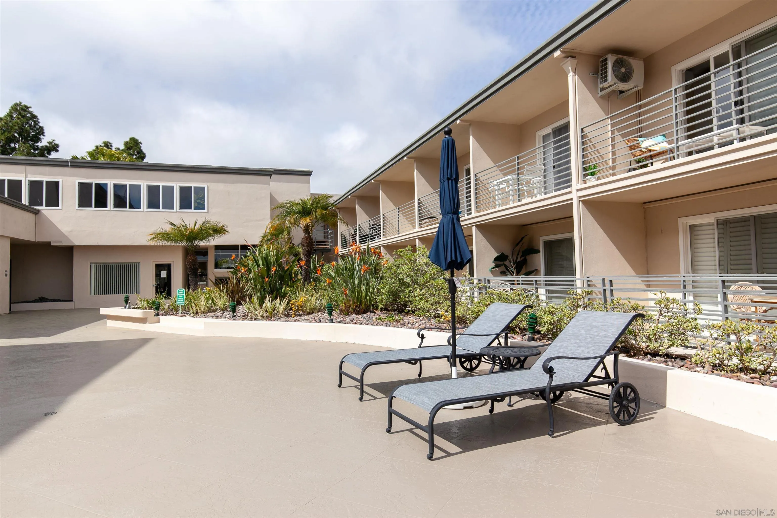 1021 Scott Unit 107