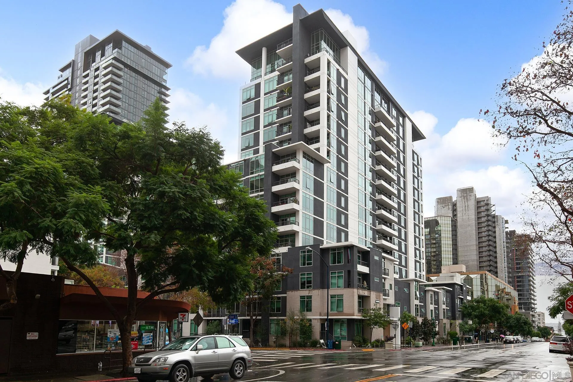 425 W Beech St Unit 327