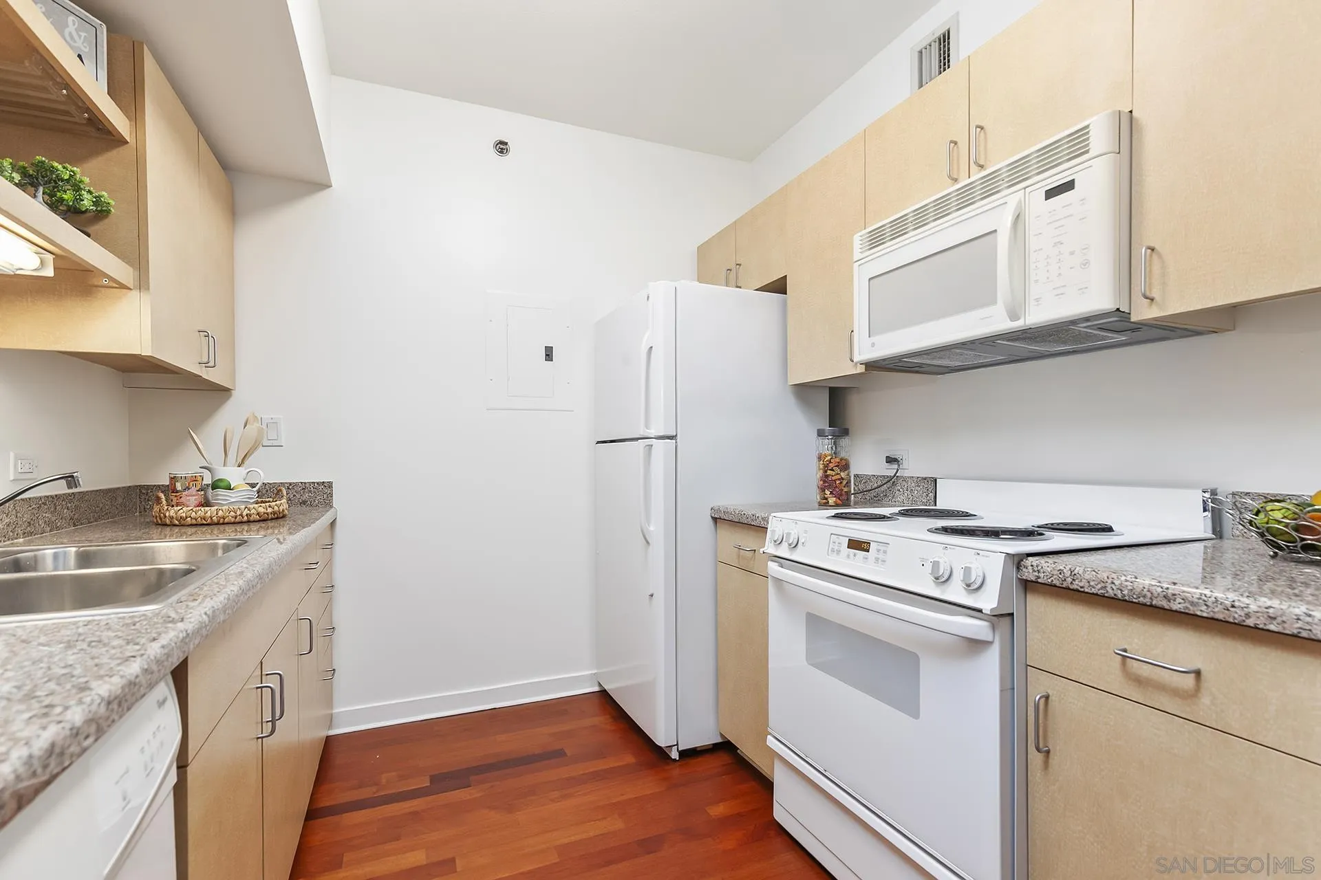 425 W Beech St Unit 327