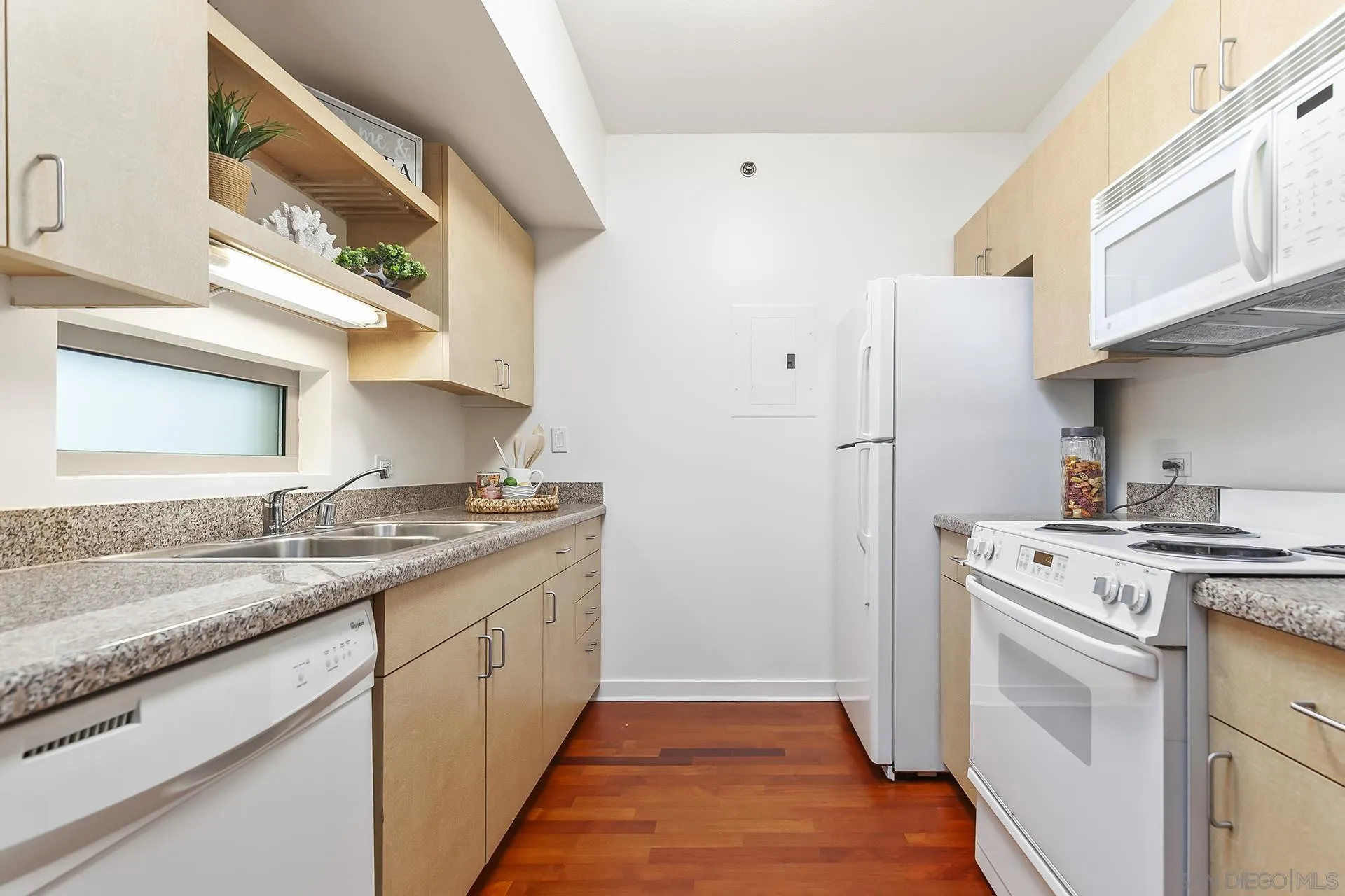 425 W Beech St Unit 327