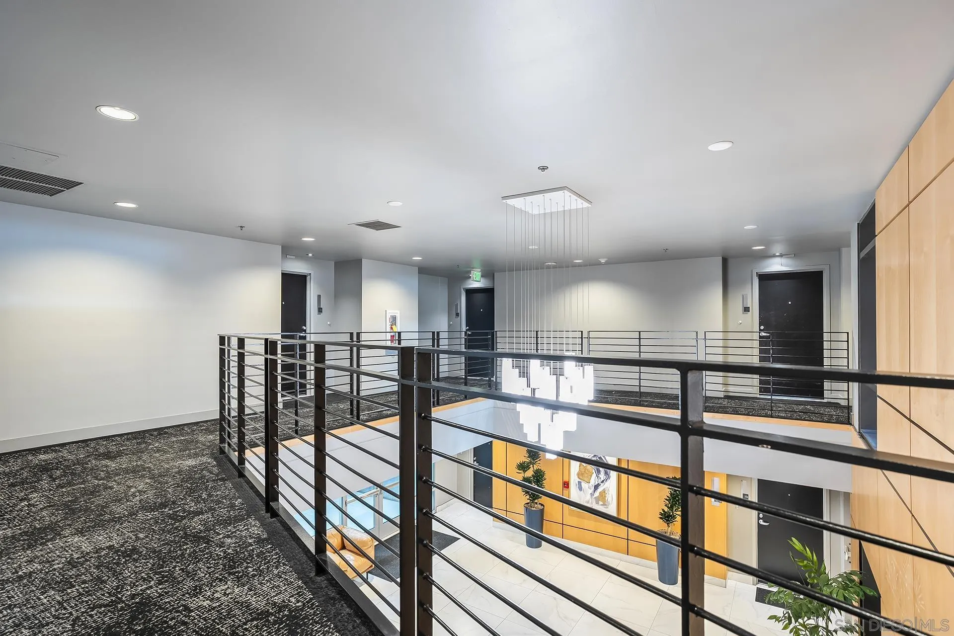 425 W Beech St Unit 327