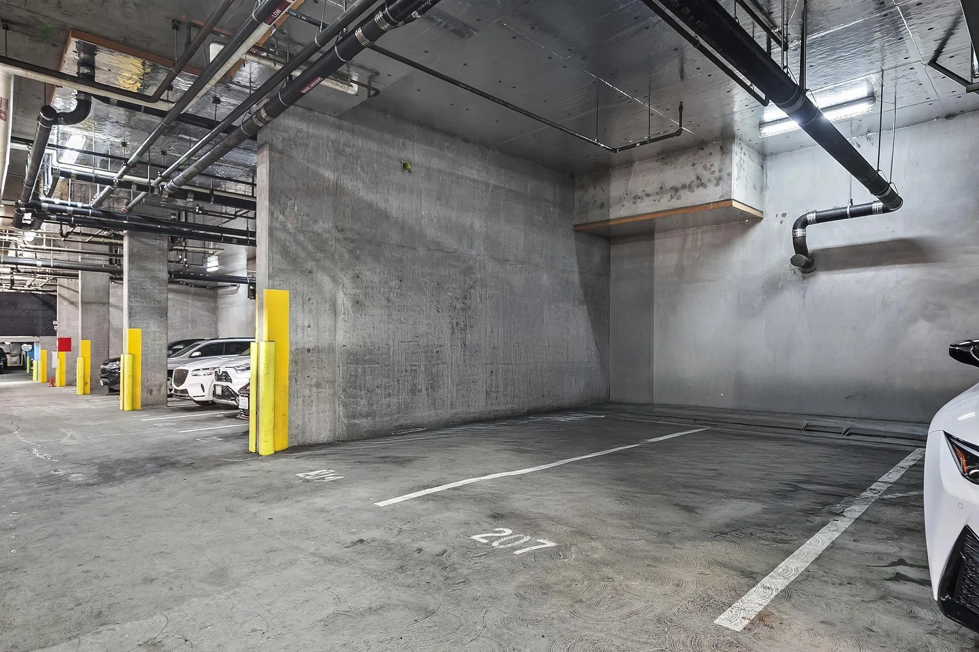 425 W Beech St Unit 327