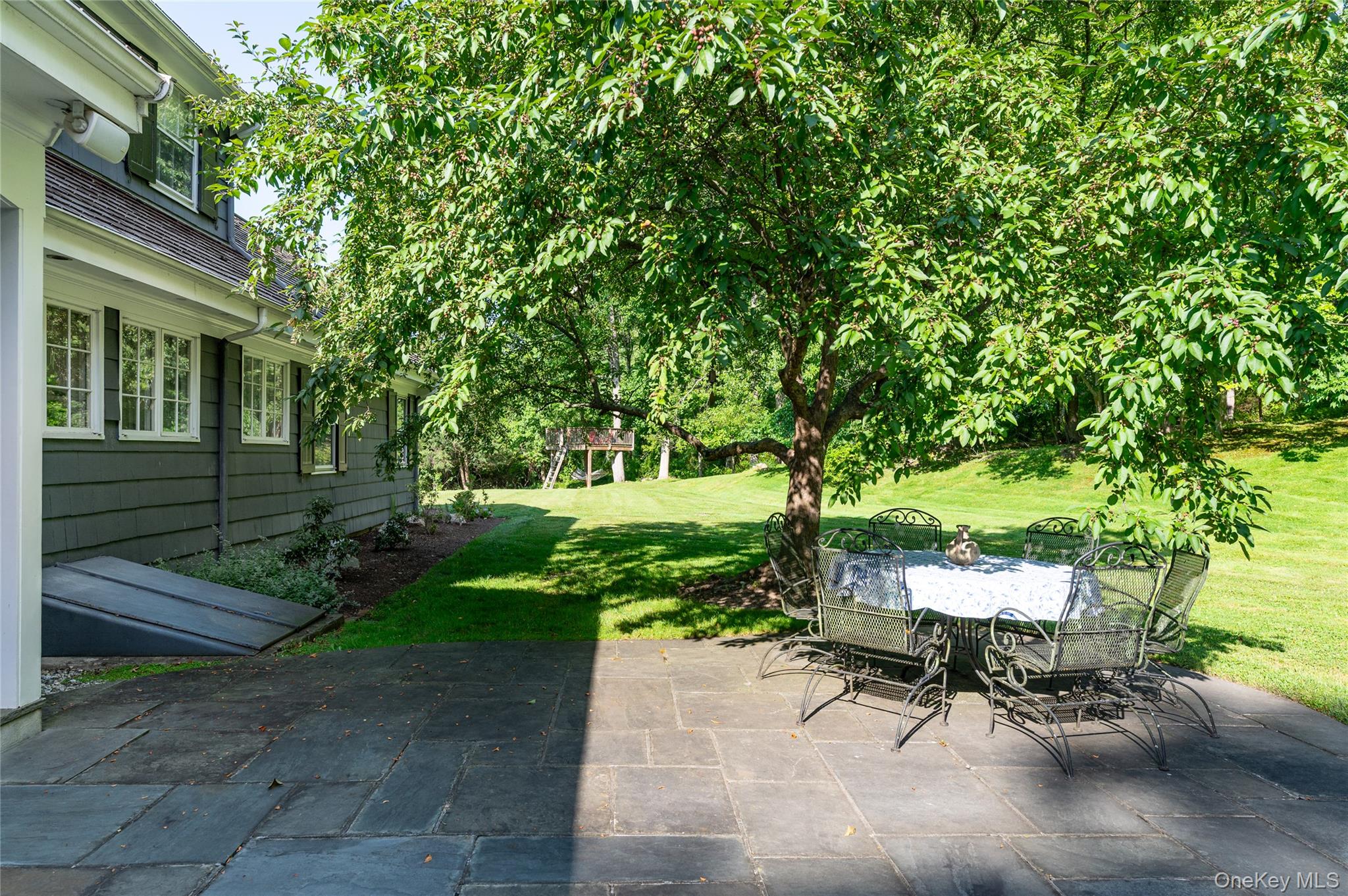 52 Lake Road