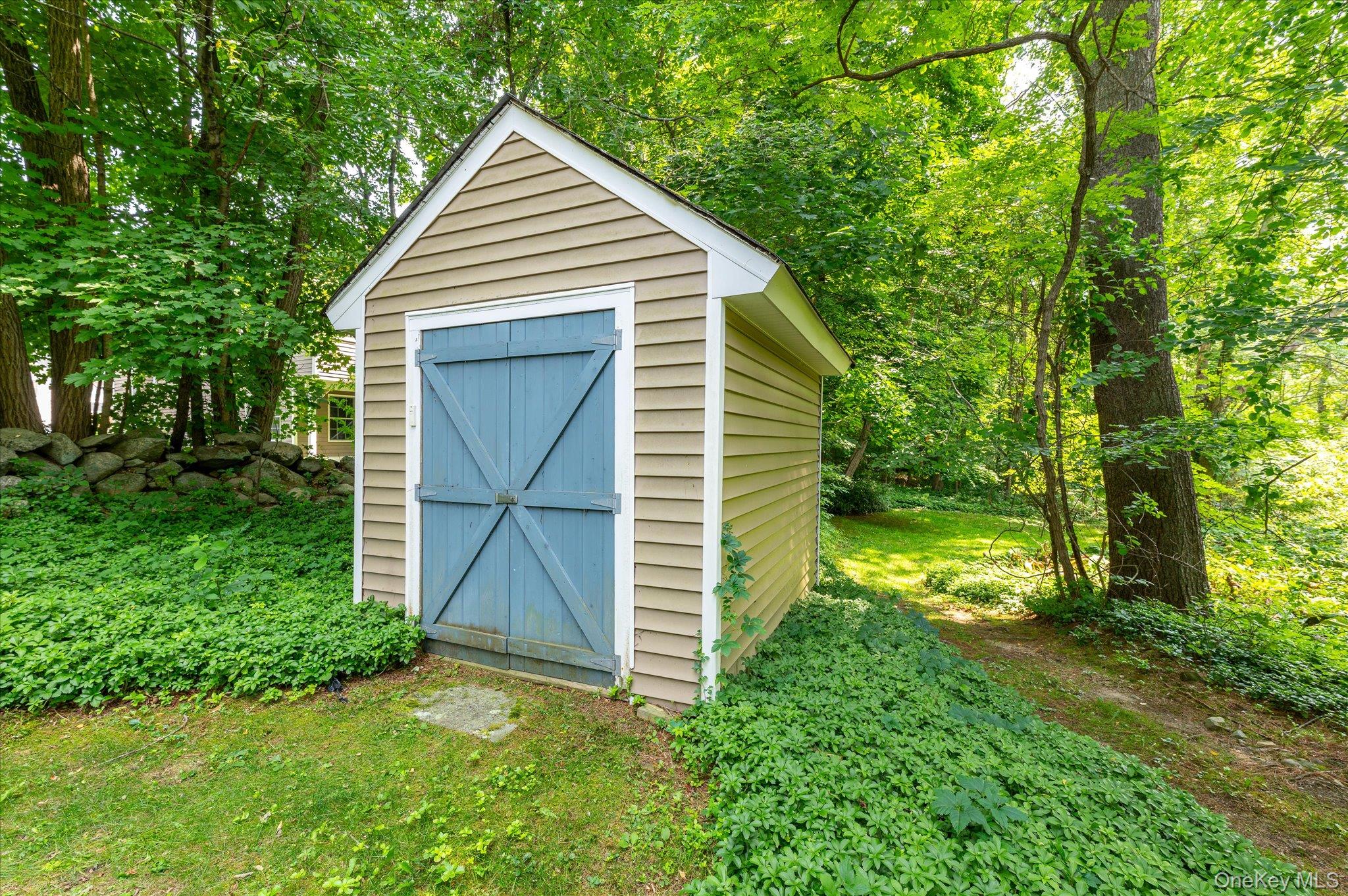 12 Lakeview Drive